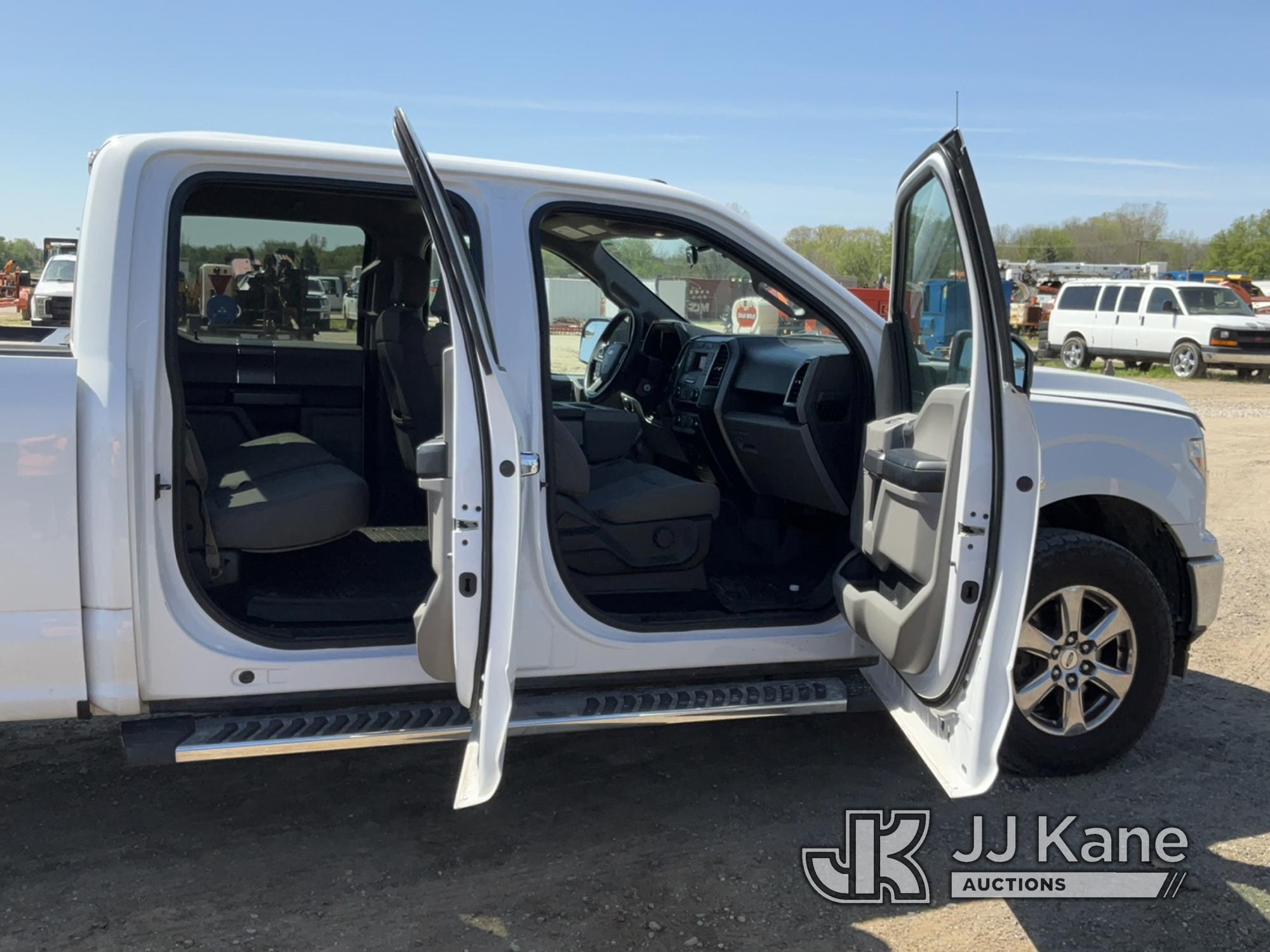 (Charlotte, MI) 2018 Ford F150 4x4 Crew-Cab Pickup Truck Runs, Moves