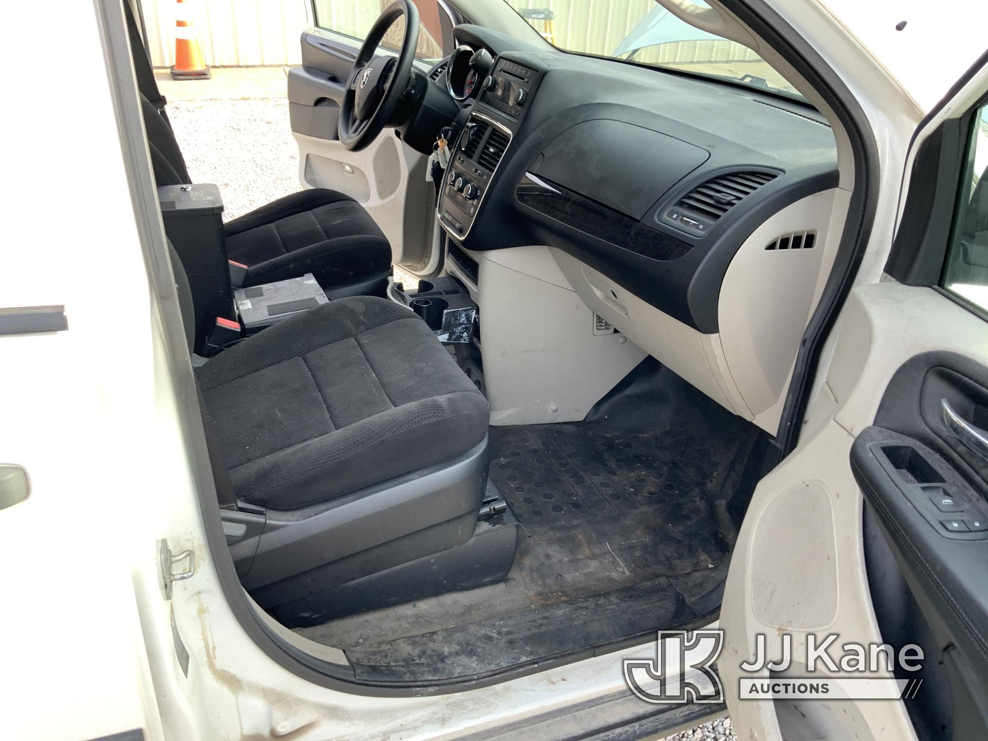 (Fort Wayne, IN) 2012 Dodge Caravan Mini Cargo Van Runs & Moves