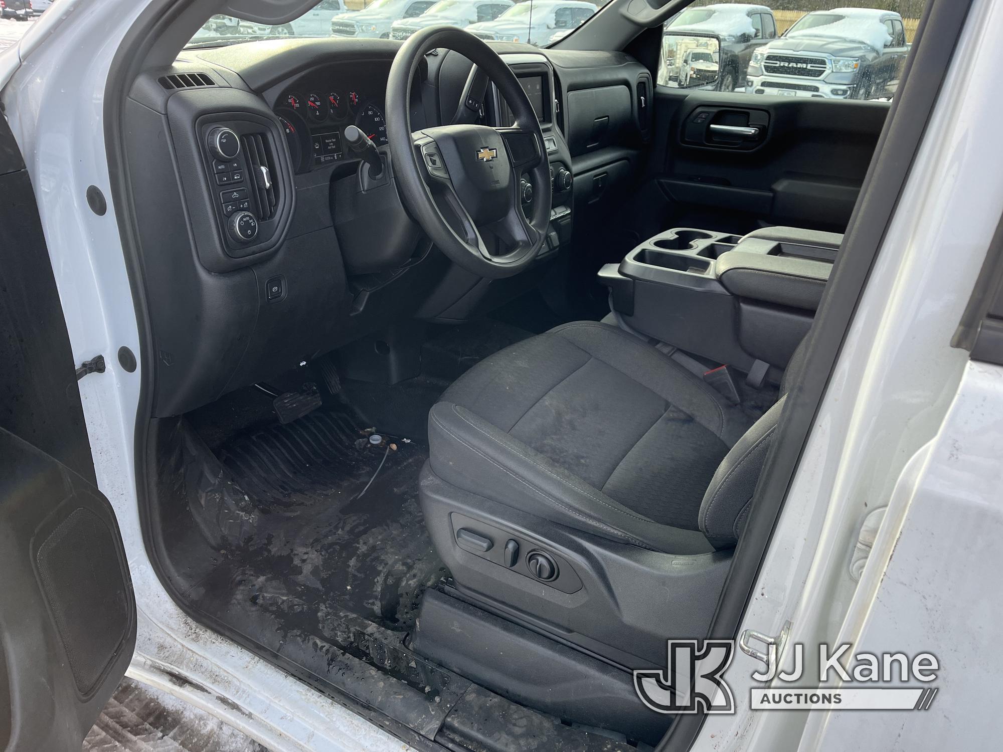 (Kings Park, NY) 2021 Chevrolet Silverado 1500 4x4 Extended-Cab Pickup Truck Runs & Moves, Body Dama