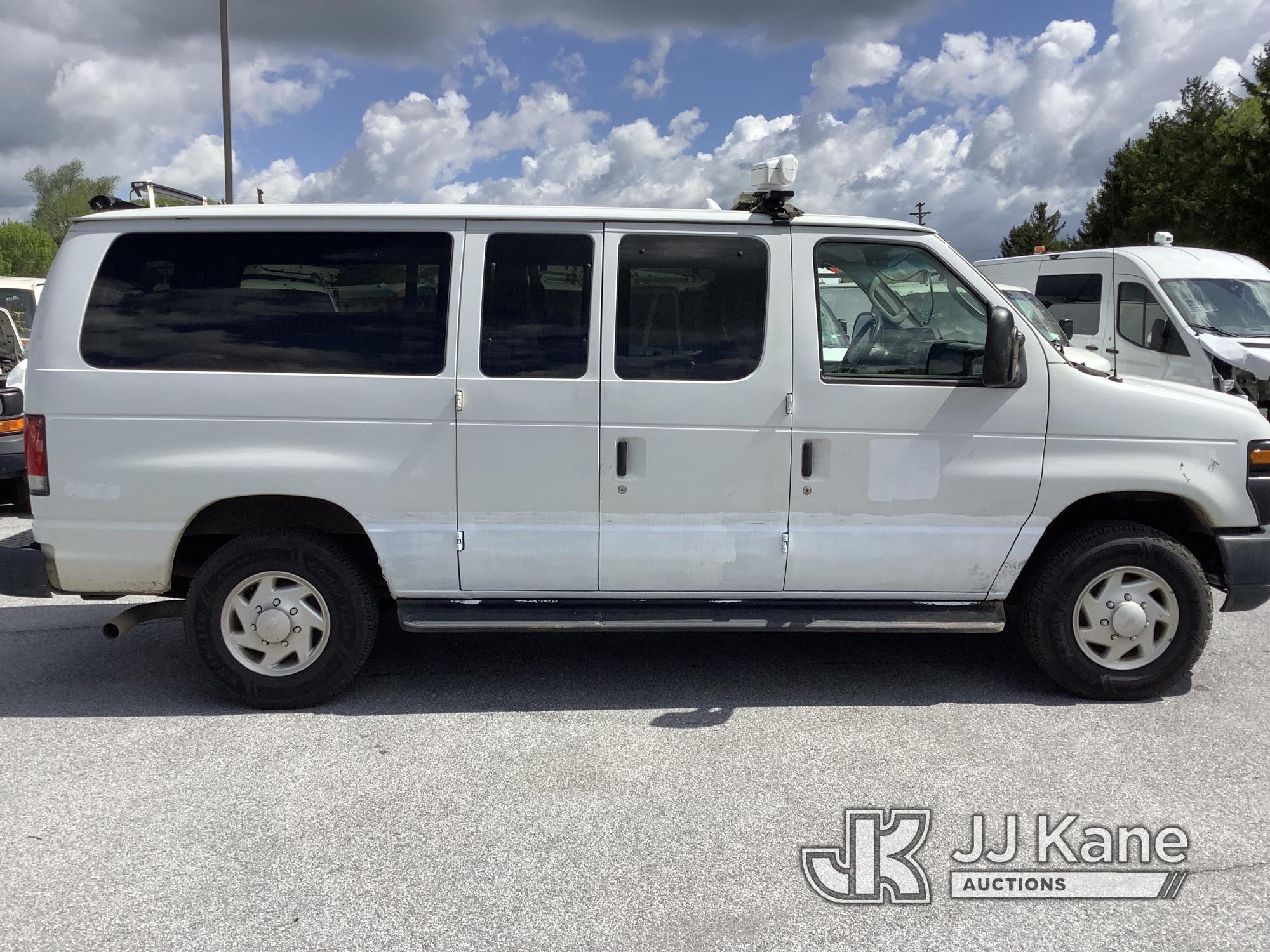 (Chester Springs, PA) 2013 Ford E350 Cargo Van Runs & Moves, Body & Rust Damage) (Inspection and Rem