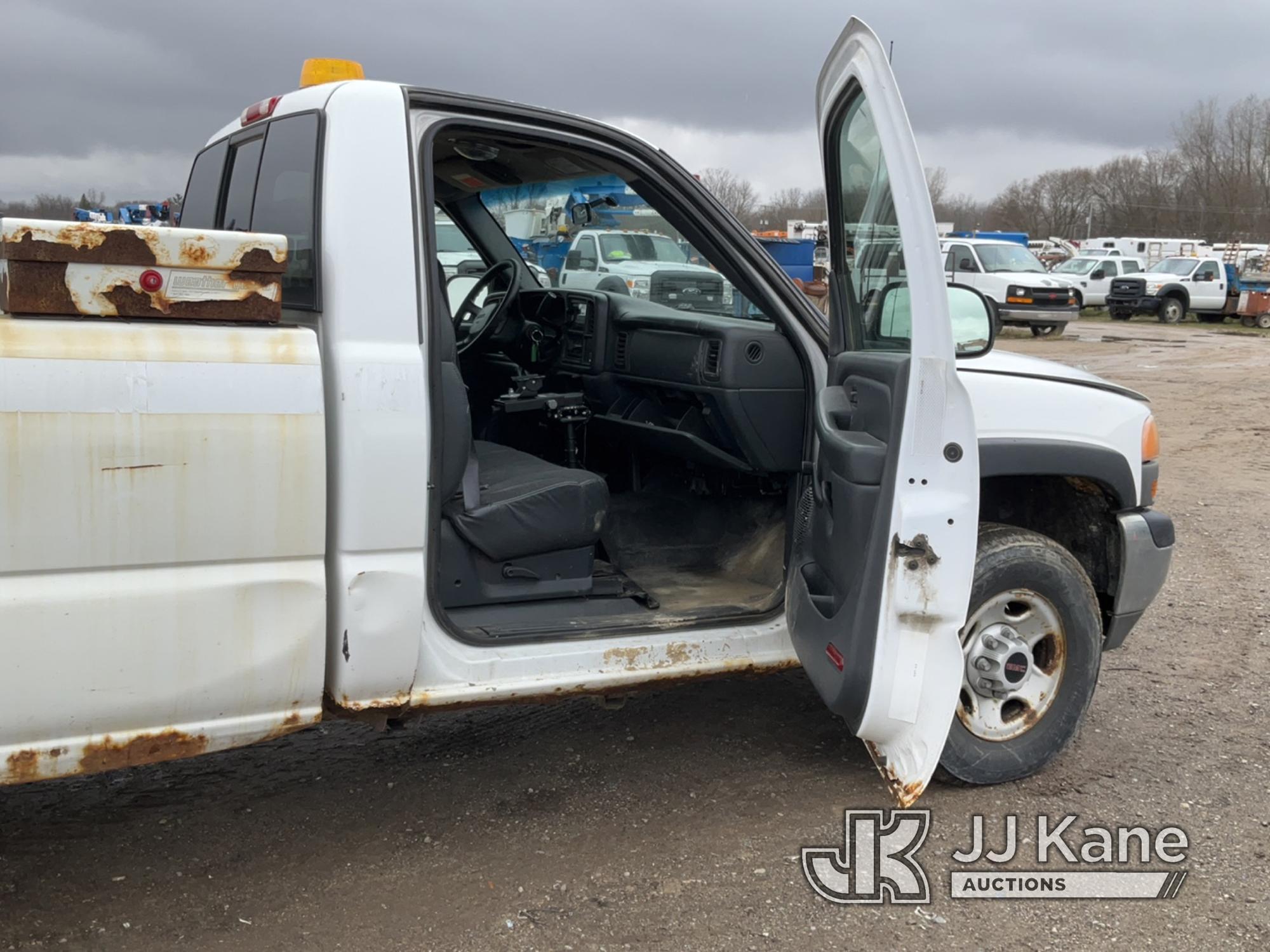 (Charlotte, MI) 2002 GMC Sierra 2500 Pickup Truck Runs & Moves) (Jump To Start, Rust Damage, Body Da