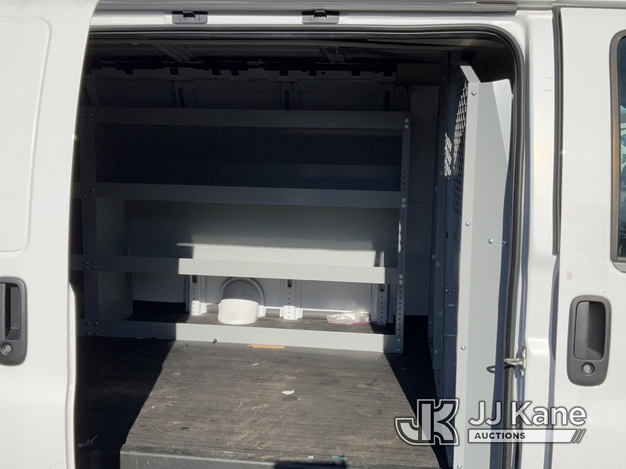 (Kings Park, NY) 2022 Chevrolet Express G2500 Extended Cargo Van Runs & Moves) (Inspection and Remov