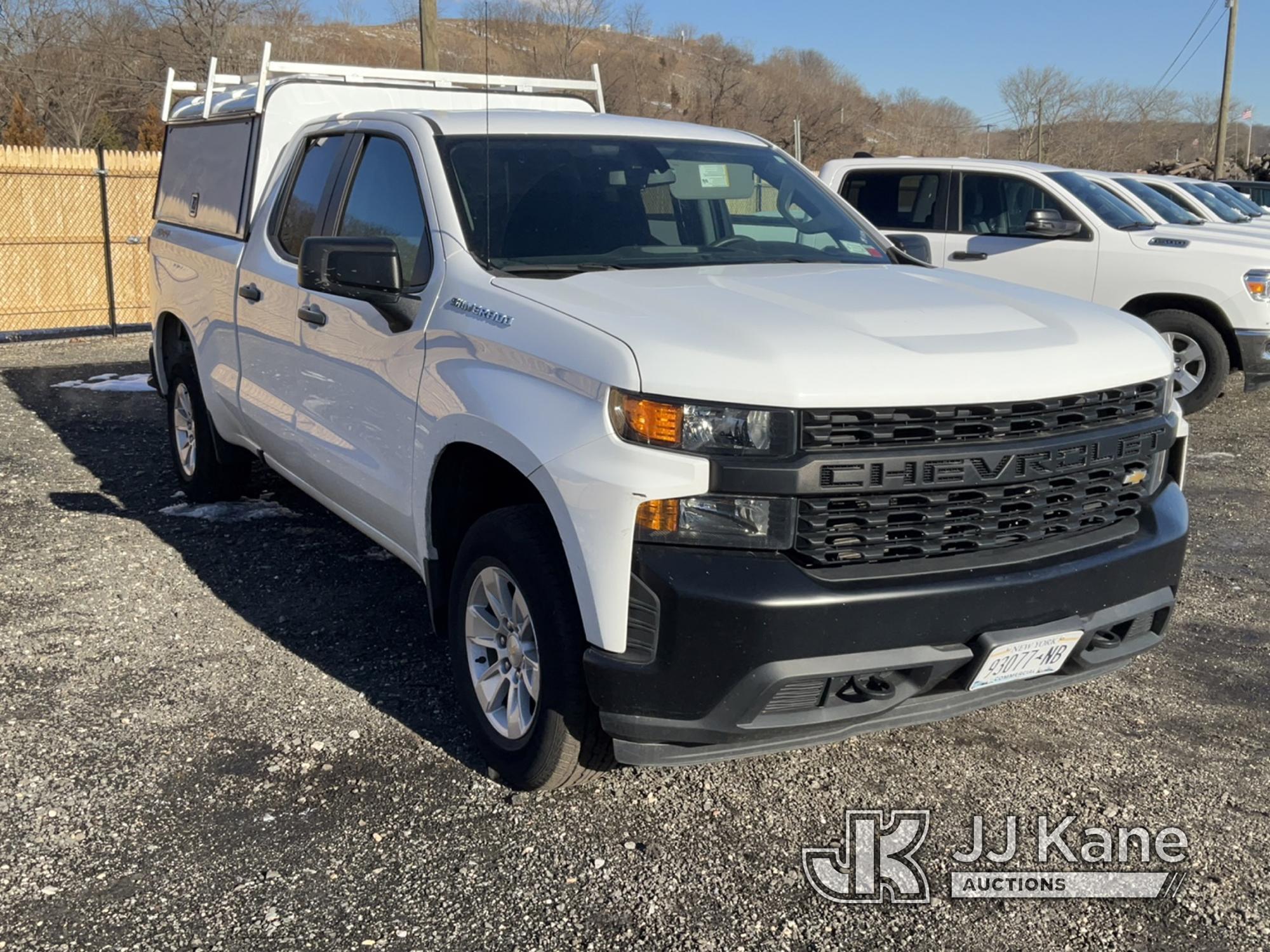 (Kings Park, NY) 2021 Chevrolet Silverado 1500 4x4 Extended-Cab Pickup Truck Runs & Moves) (Inspecti