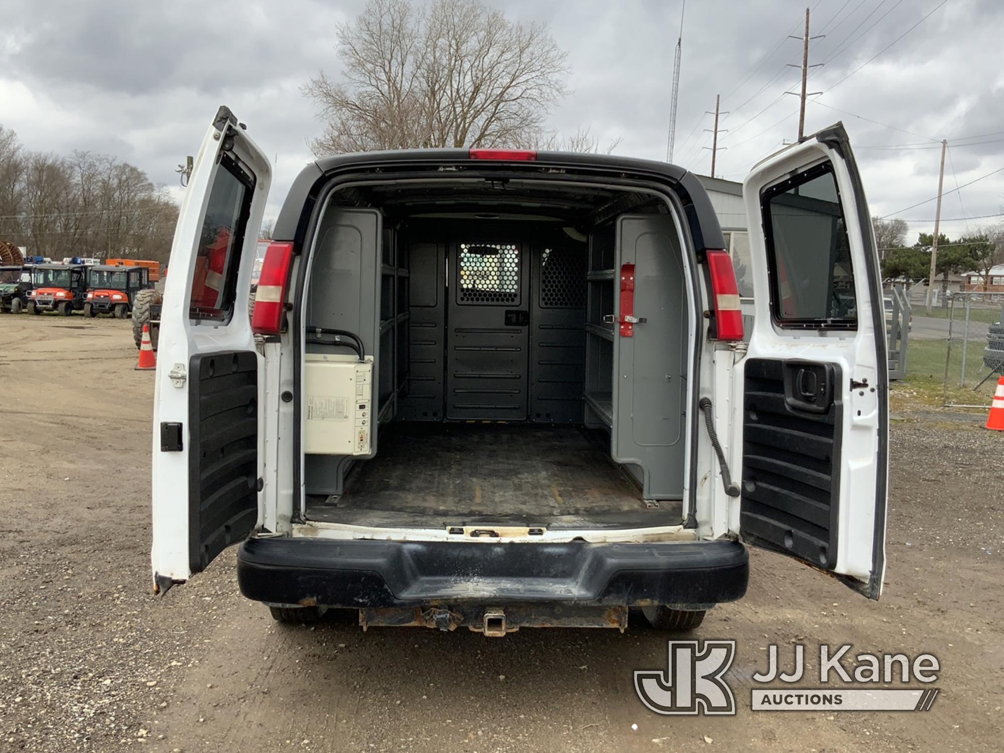 (Charlotte, MI) 2010 Chevrolet Express G2500 Cargo Van Runs, Moves, Jump to Start, Rust