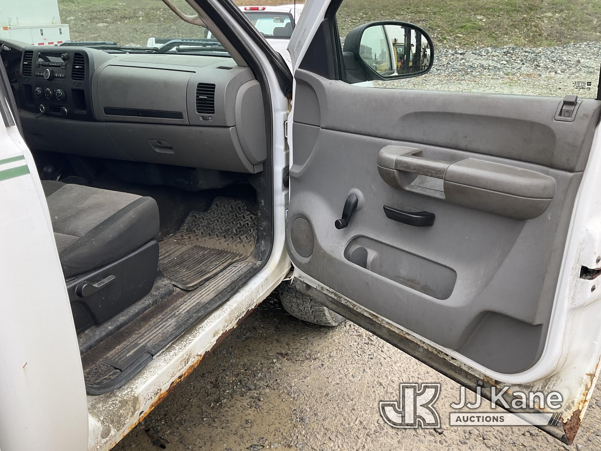 (Shrewsbury, MA) 2009 GMC Sierra 1500 4x4 Pickup Truck Not Running, No Crank, Drivetrain Condition U