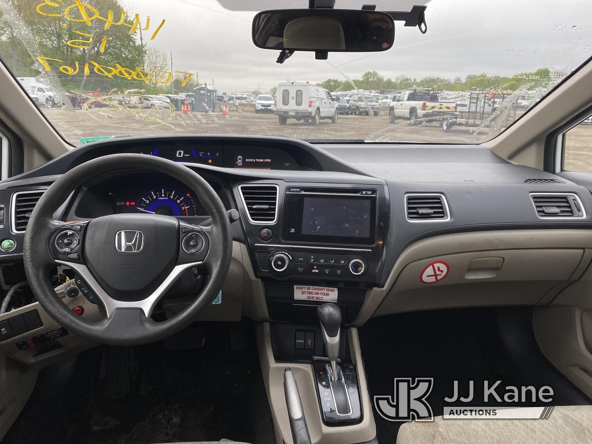 (Plymouth Meeting, PA) 2015 Honda Civic 4-Door Sedan CNG Only) (Runs & Moves, Body & Rust Damage, Da