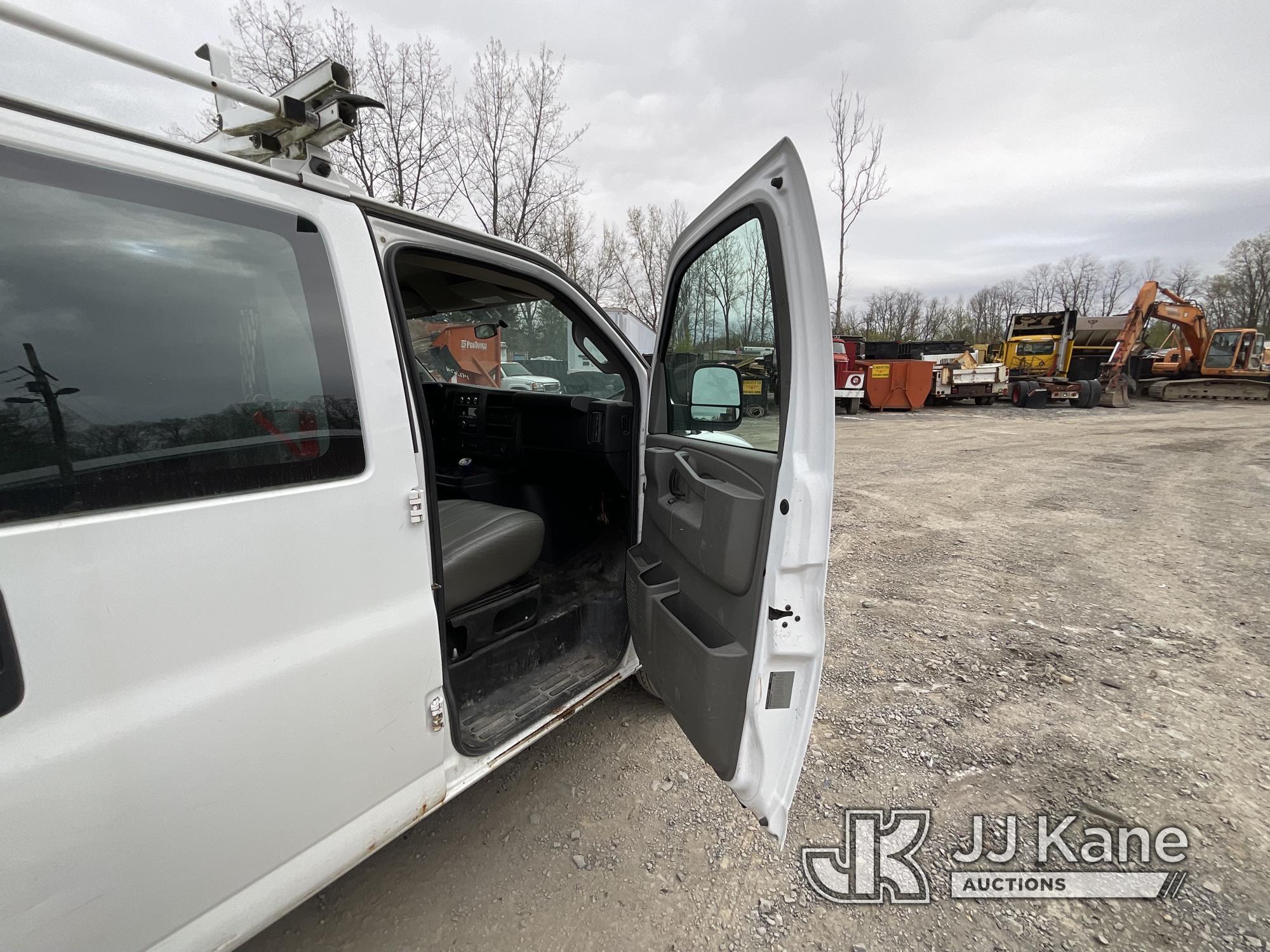 (Catskill, NY) 2016 Chevrolet Express G3500 Cargo Van Runs & Moves) (Rust/Body Damage