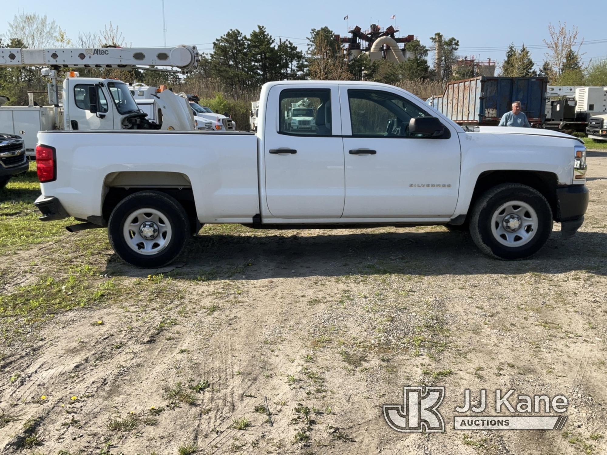 (Bellport, NY) 2016 Chevrolet Silverado 1500 4x4 Extended-Cab Pickup Truck Runs & Moves, Body & Rust