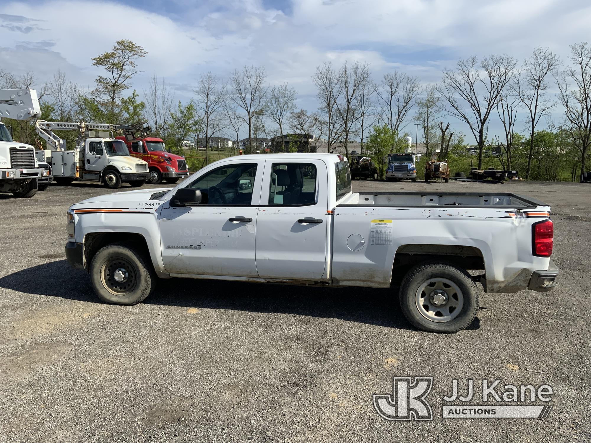 (Ashland, OH) 2016 Chevrolet Silverado 1500 4x4 Extended-Cab Pickup Truck Runs & Moves) (Engine Does