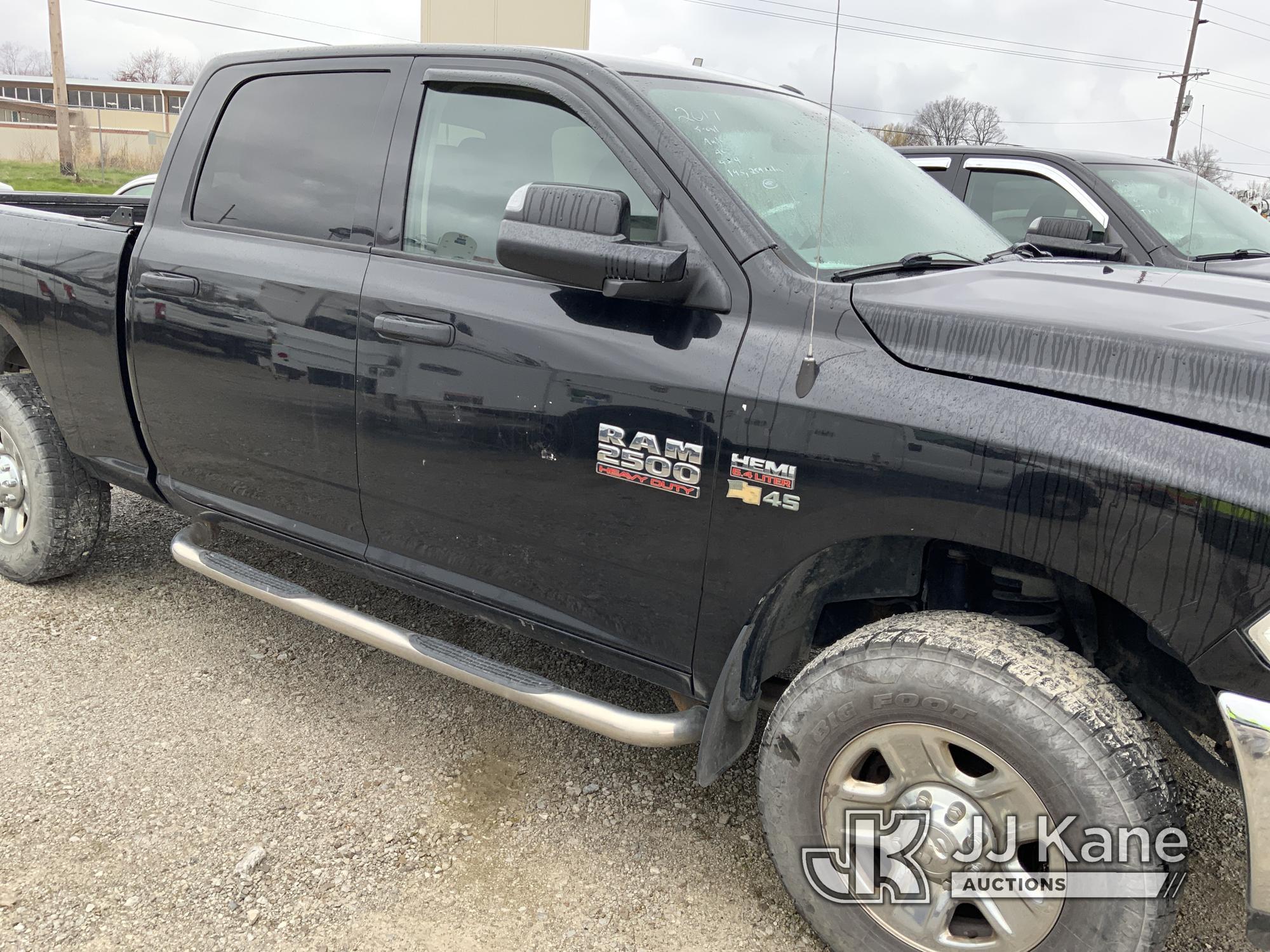 (Fort Wayne, IN) 2017 RAM 2500 4x4 Crew-Cab Pickup Truck Not Running, Condition Unknown, No Crank, E