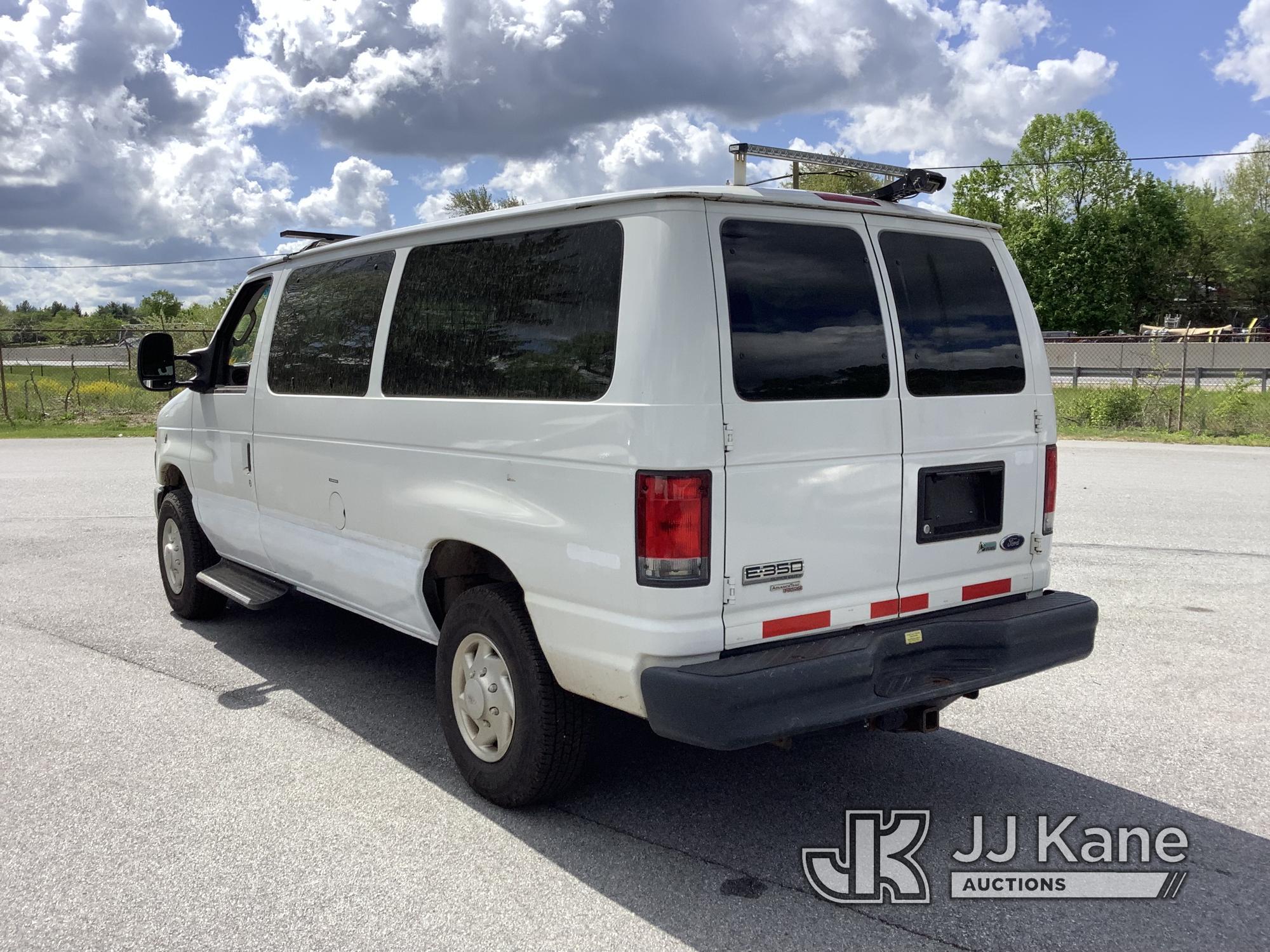 (Chester Springs, PA) 2013 Ford E350 Cargo Van Runs & Moves, Body & Rust Damage) (Inspection and Rem