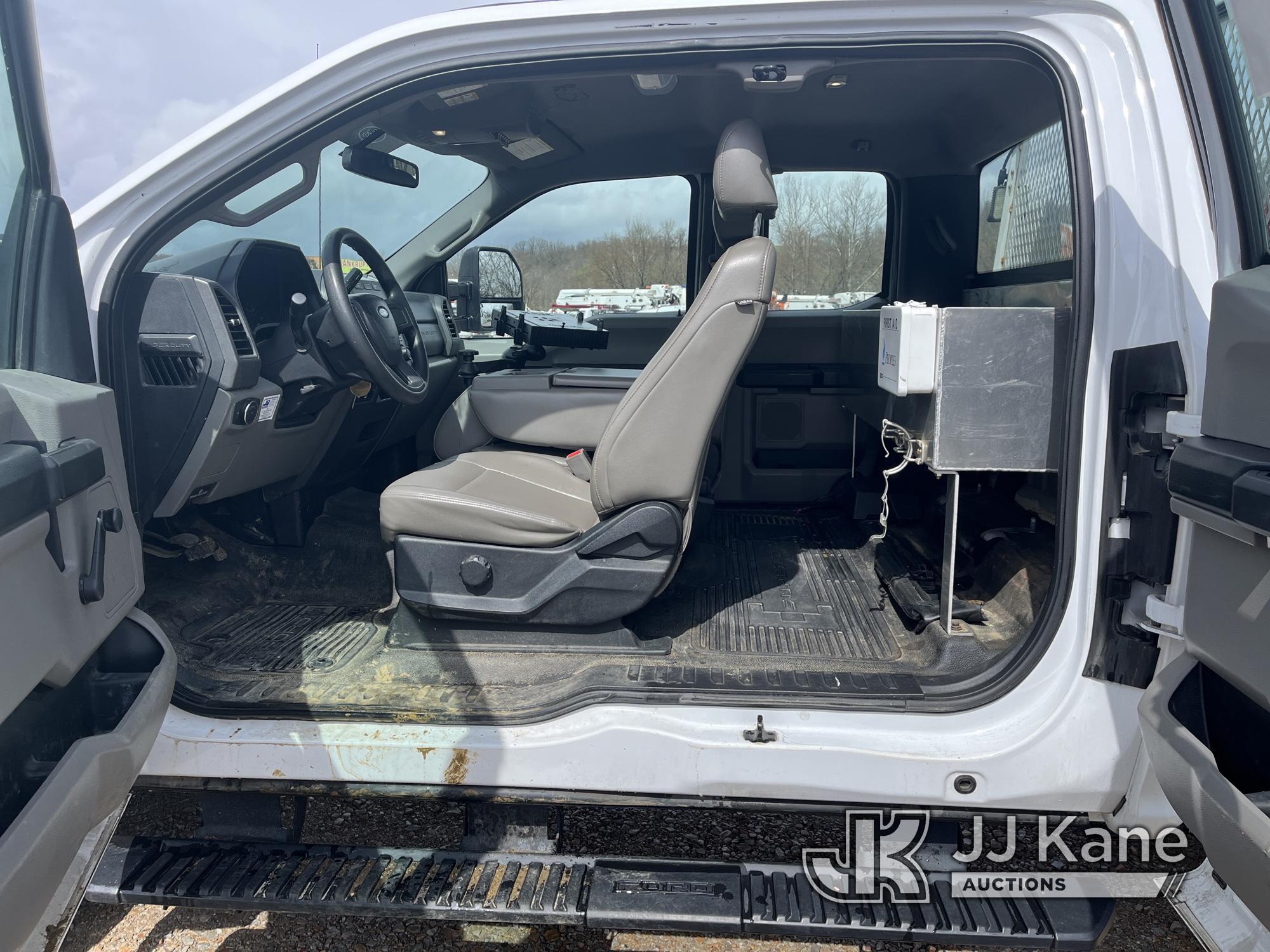 (Smock, PA) 2017 Ford F250 4x4 Extended-Cab Pickup Truck Runs & Moves, Rust & Body Damage