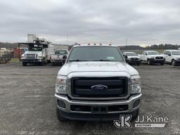 (Ashland, OH) 2016 Ford F350 4x4 Crew-Cab Pickup Truck Runs & Moves) (Body Damage