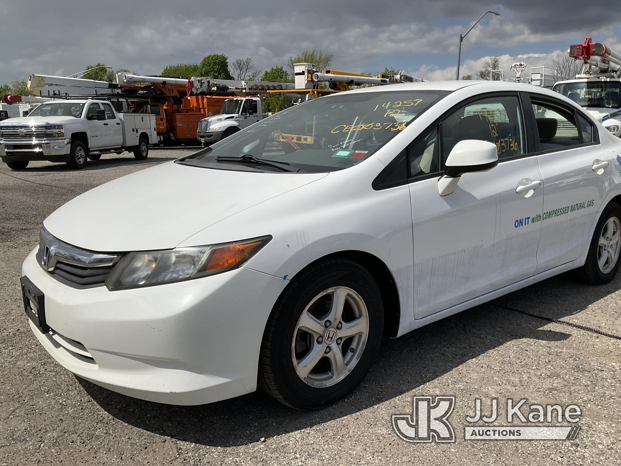 (Plymouth Meeting, PA) 2012 Honda Civic 4-Door Sedan CNG Only) (Runs & Moves, Body & Rust Damage