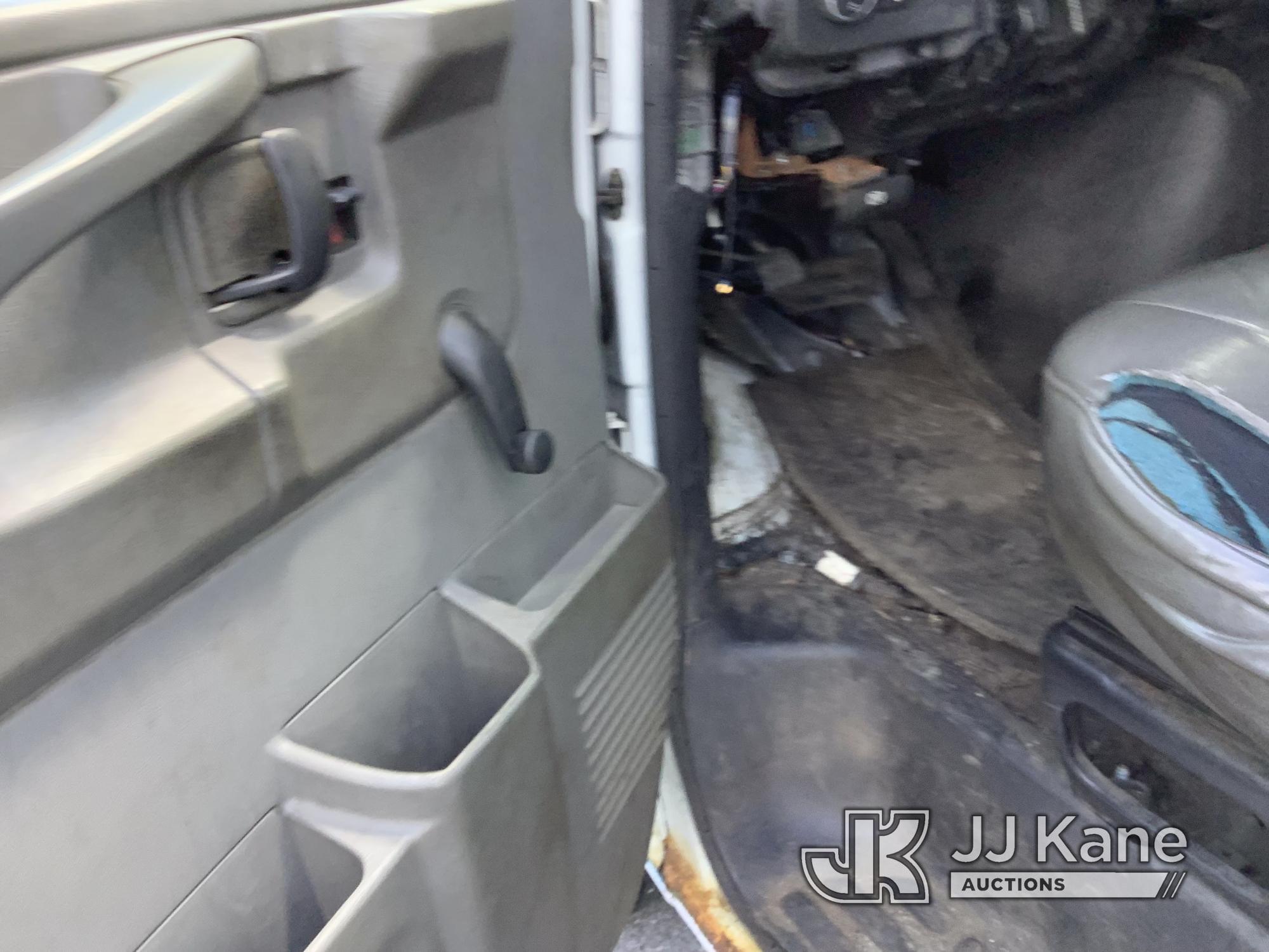 (Chester Springs, PA) 2010 GMC Savana G3500 Cargo Van Runs & Moves, Interior Damage, Rust & Body Dam