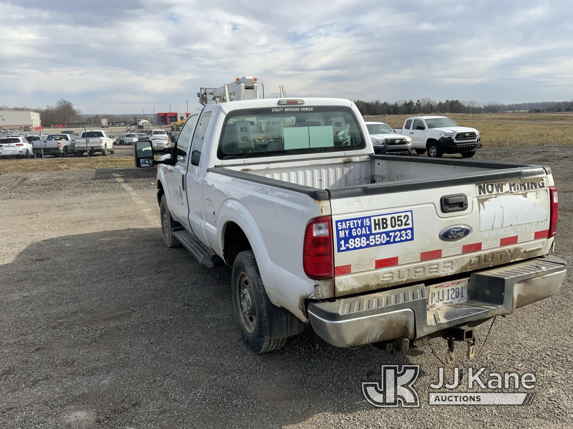 (Ashland, OH) 2016 Ford F250 4x4 Extended-Cab Pickup Truck Runs) (Will Not Move, Bad Transmission) (