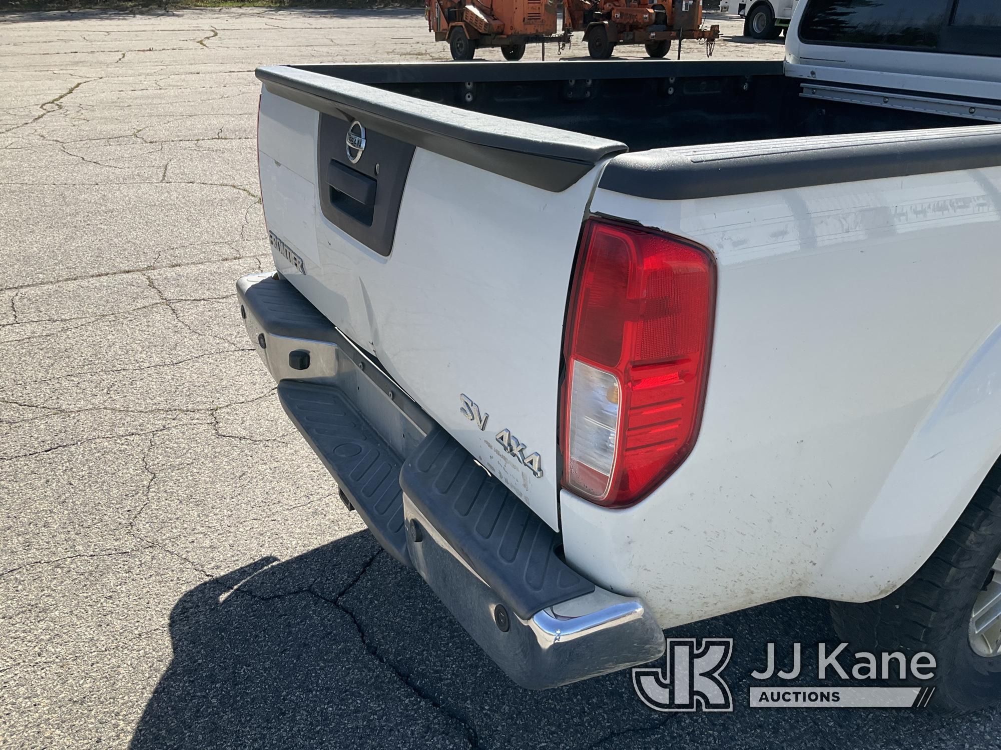 (Wells, ME) 2017 Nissan Frontier 4x4 Extended-Cab Pickup Truck Jump to Start, Runs & Moves, Check En