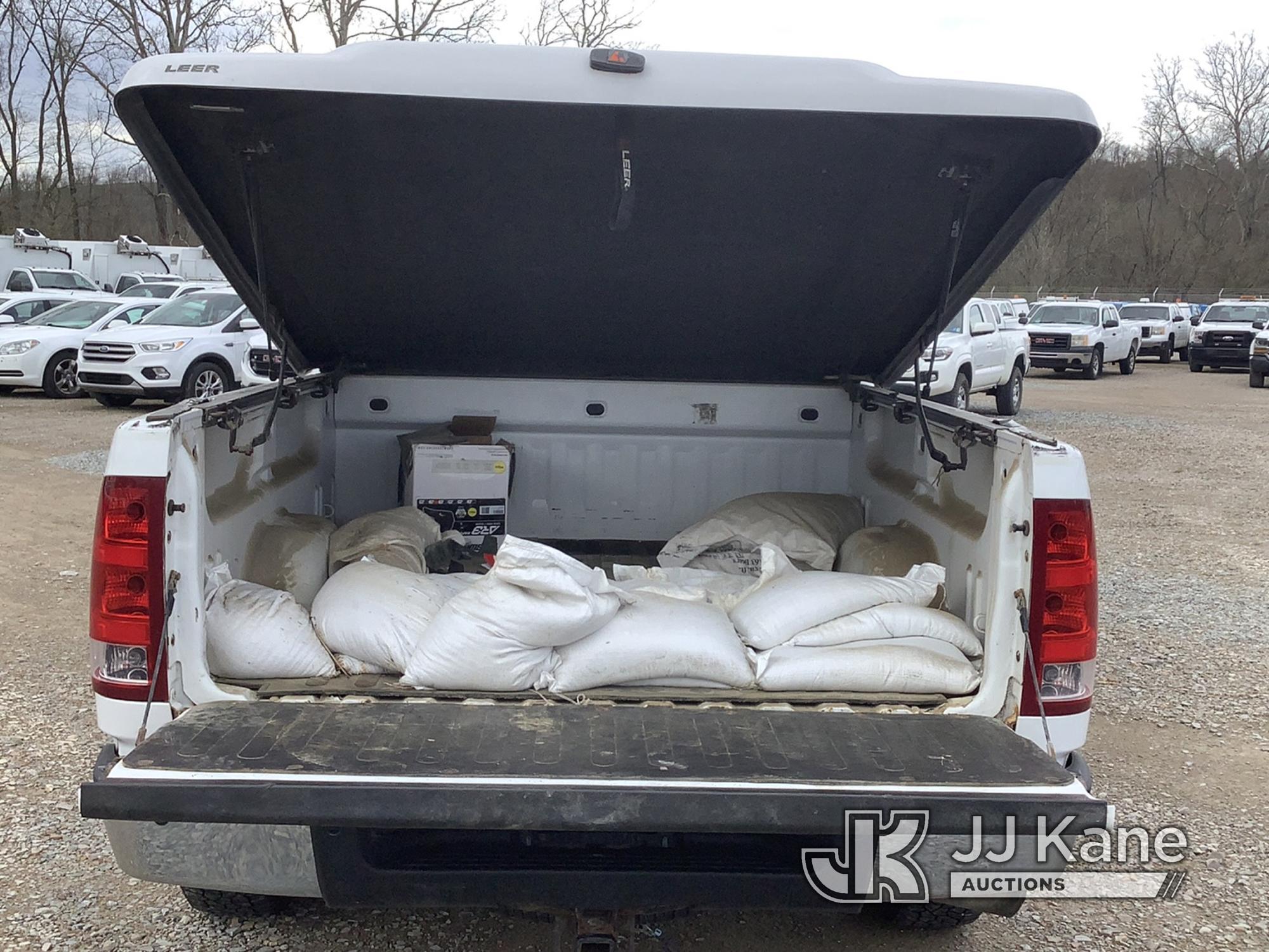 (Smock, PA) 2013 GMC Sierra 1500 4x4 Extended-Cab Pickup Truck Title Delay) (Runs & Moves, Rust & Bo