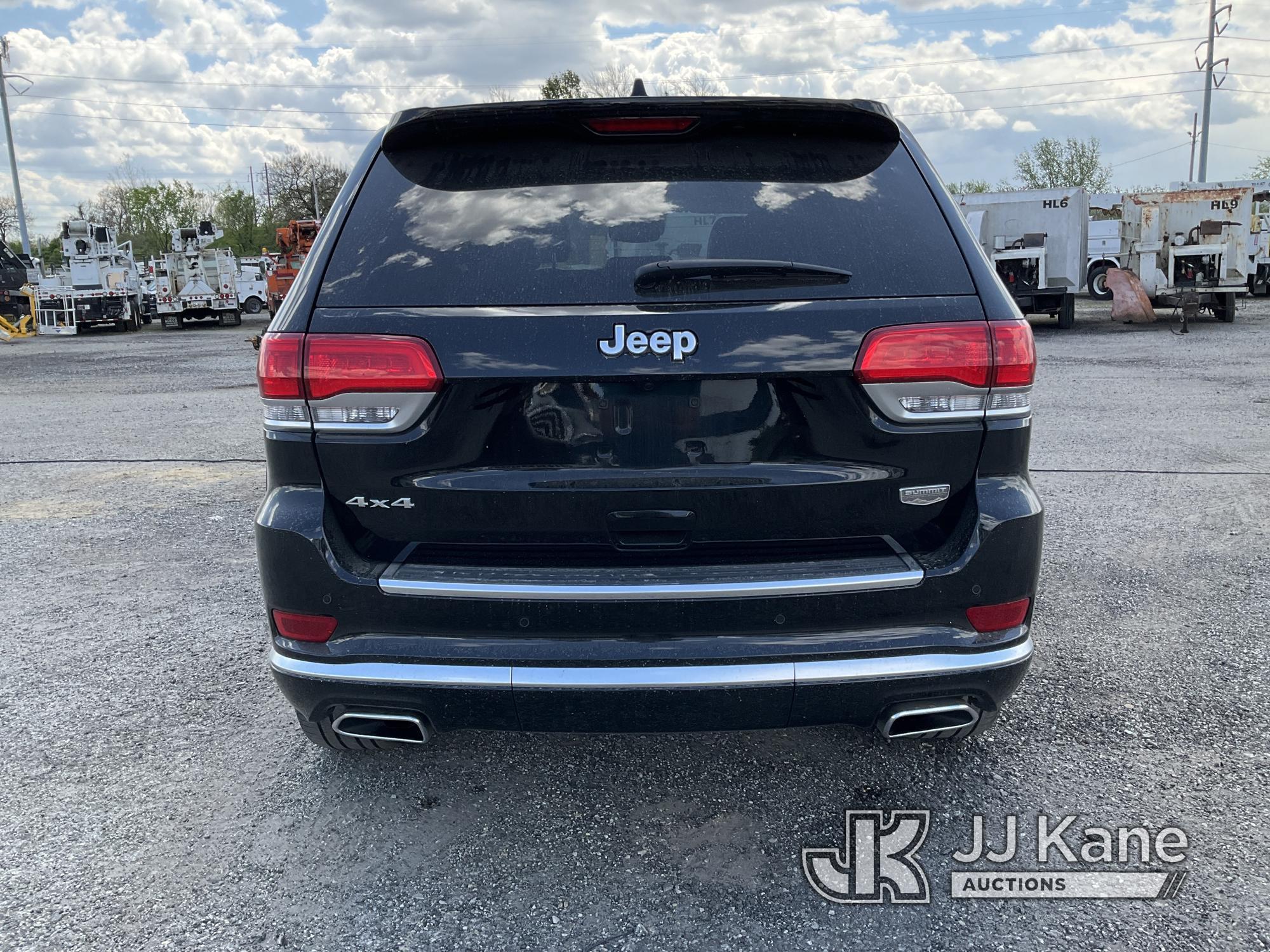 (Plymouth Meeting, PA) 2019 Jeep Grand Cherokee 4x4 4-Door Sport Utility Vehicle Runs & Moves, Body