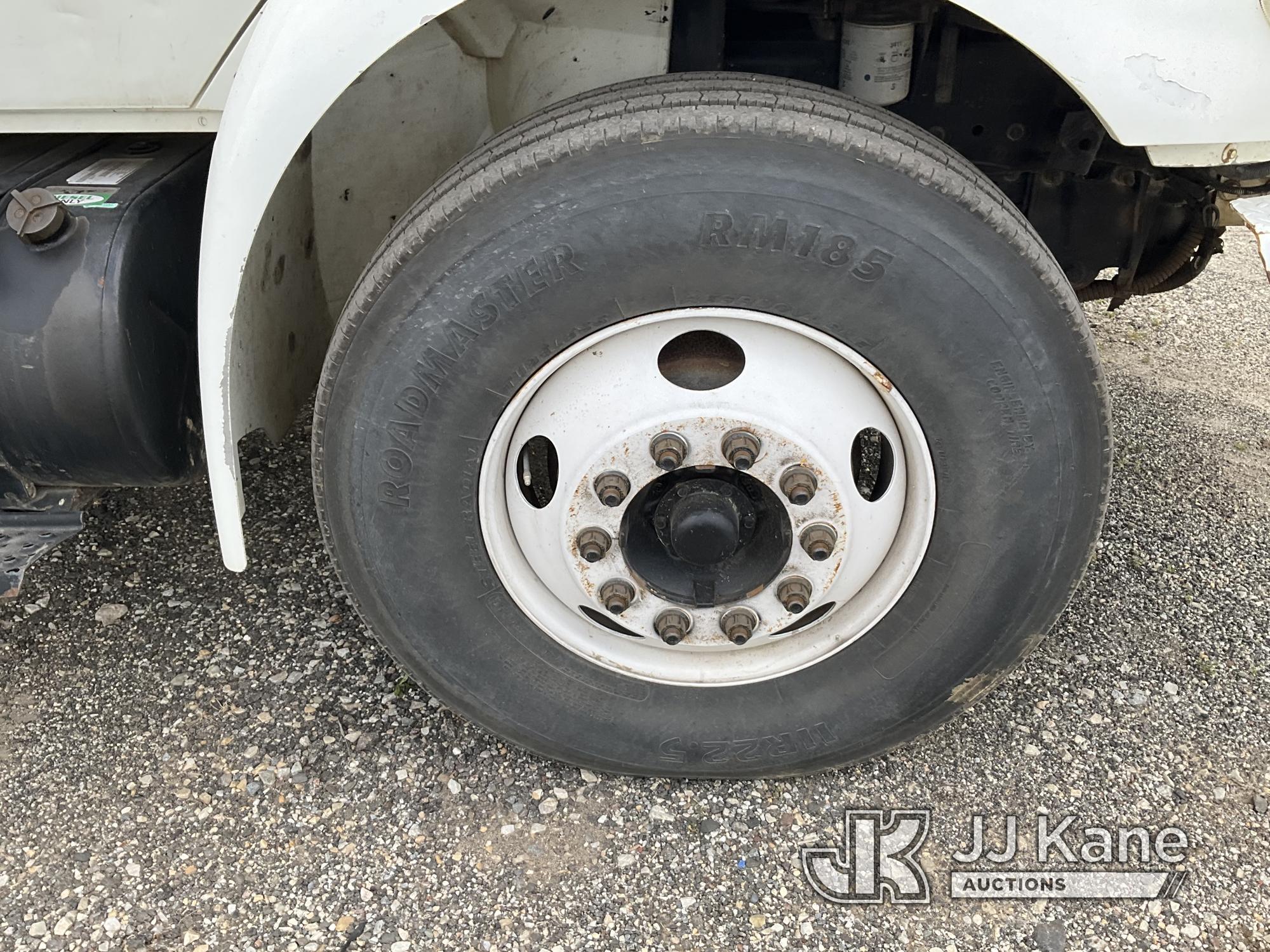 (Plymouth Meeting, PA) Altec DM47-BR, Digger Derrick rear mounted on 2005 International 4300 Utility