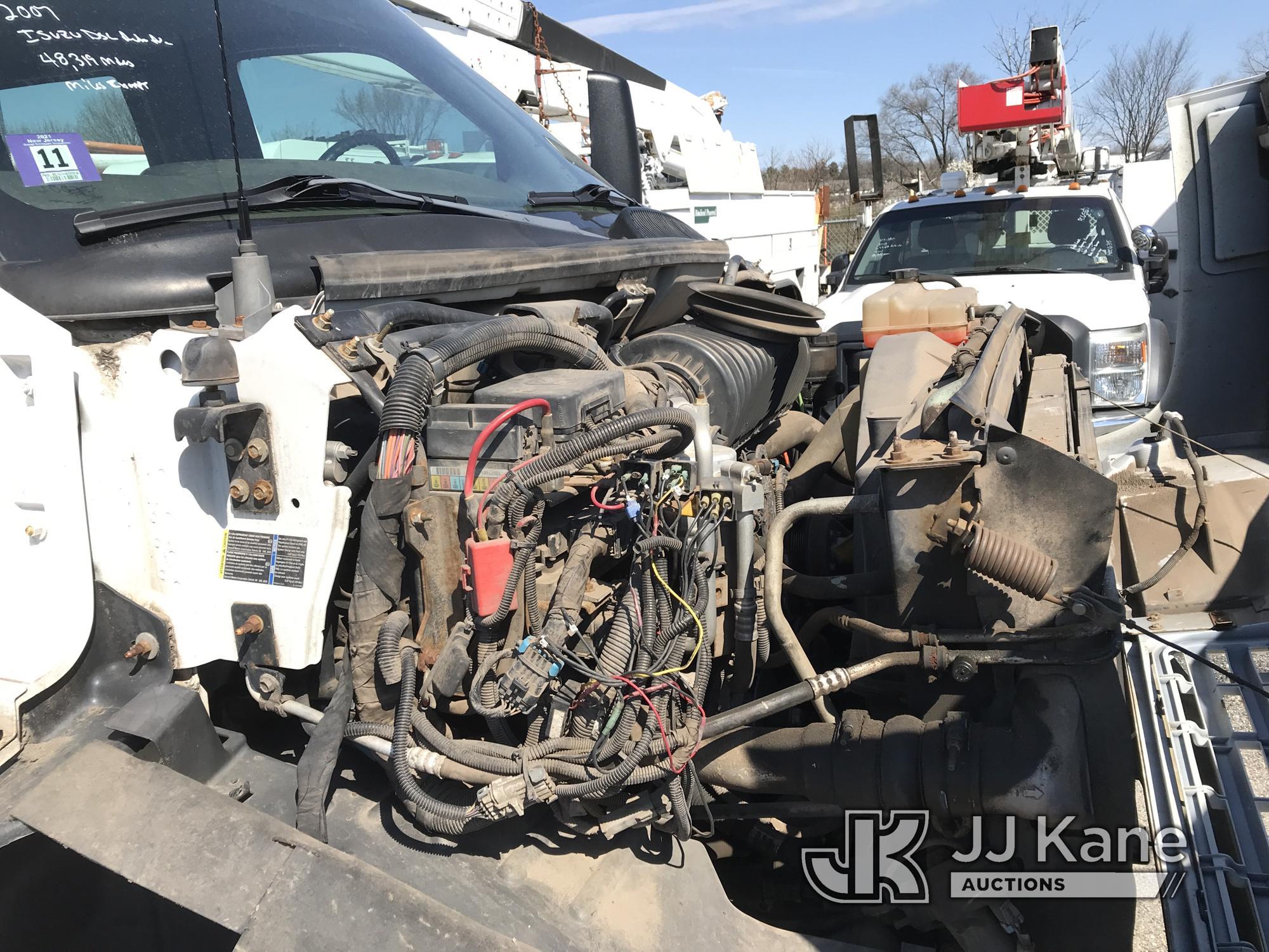 (Plymouth Meeting, PA) 2007 GMC C7500 Crew-Cab Enclosed Utility Truck Runs & Moves, Leaks Air, Body