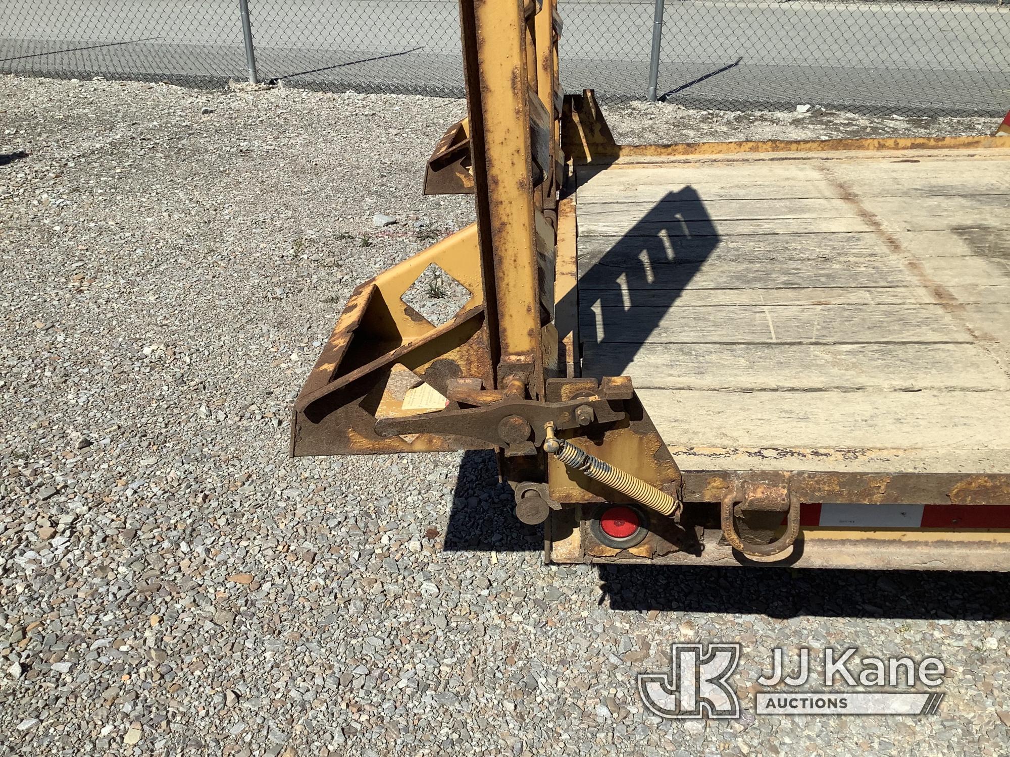 (Smock, PA) 2019 Monroe Towmaster T-12D T/A Tagalong Equipment Trailer Worn Deck, Rust Damage