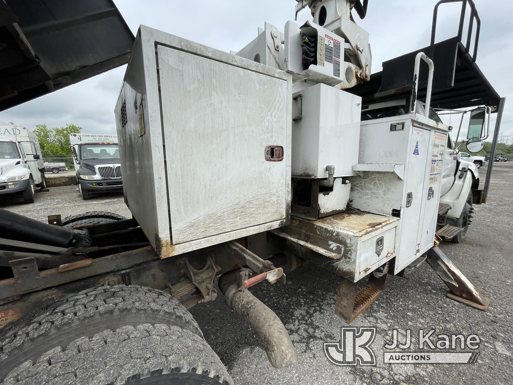 (Plymouth Meeting, PA) Altec LR760E70, Over-Center Elevator Bucket Truck mounted behind cab on 2013