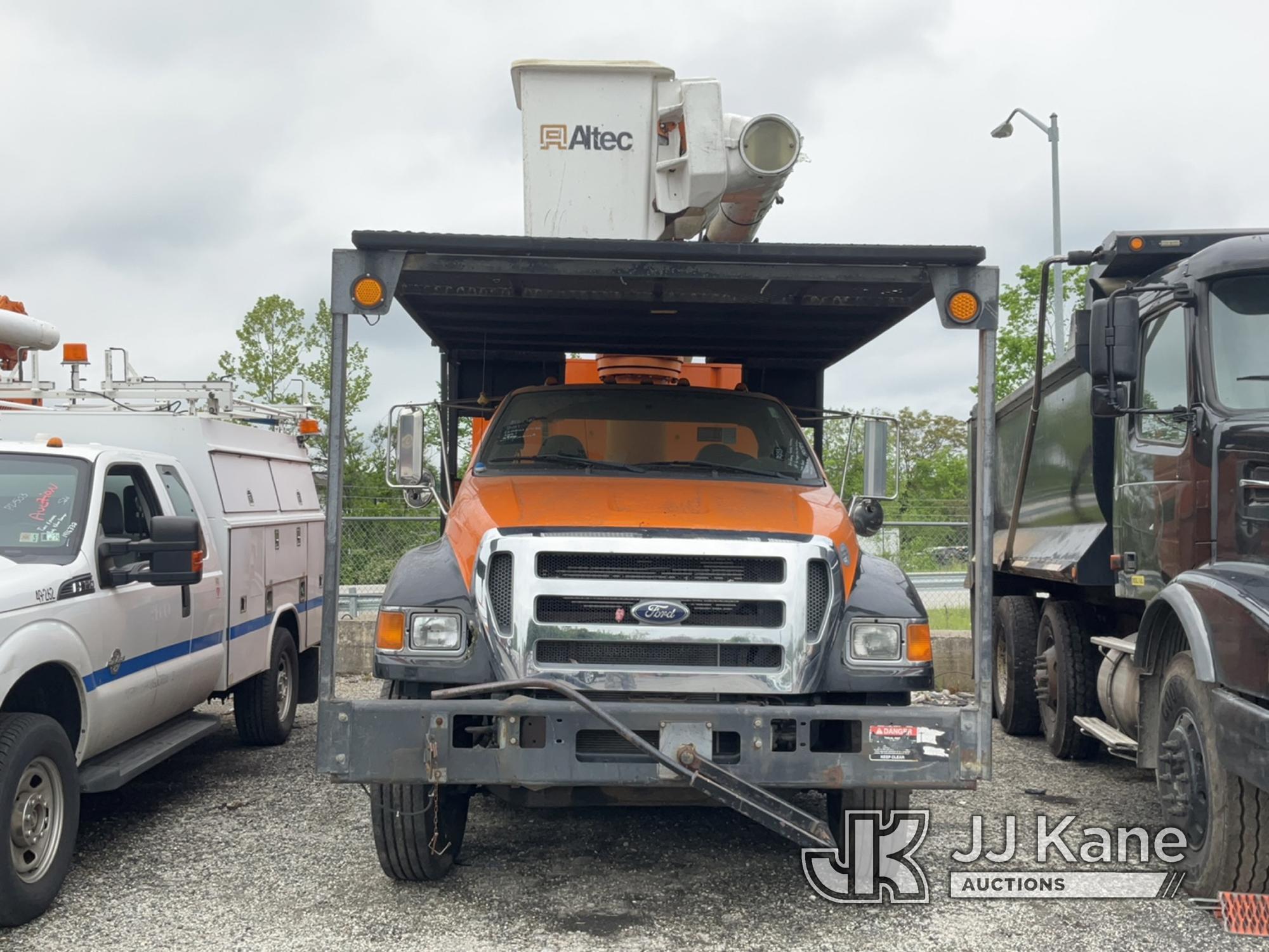 (Plymouth Meeting, PA) Altec LRV55, Over-Center Bucket Truck mounted behind cab on 2011 Ford F750 Ch