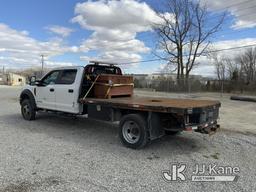 (Fort Wayne, IN) 2017 Ford F550 4x4 Crew-Cab Flatbed Truck Runs & Moves