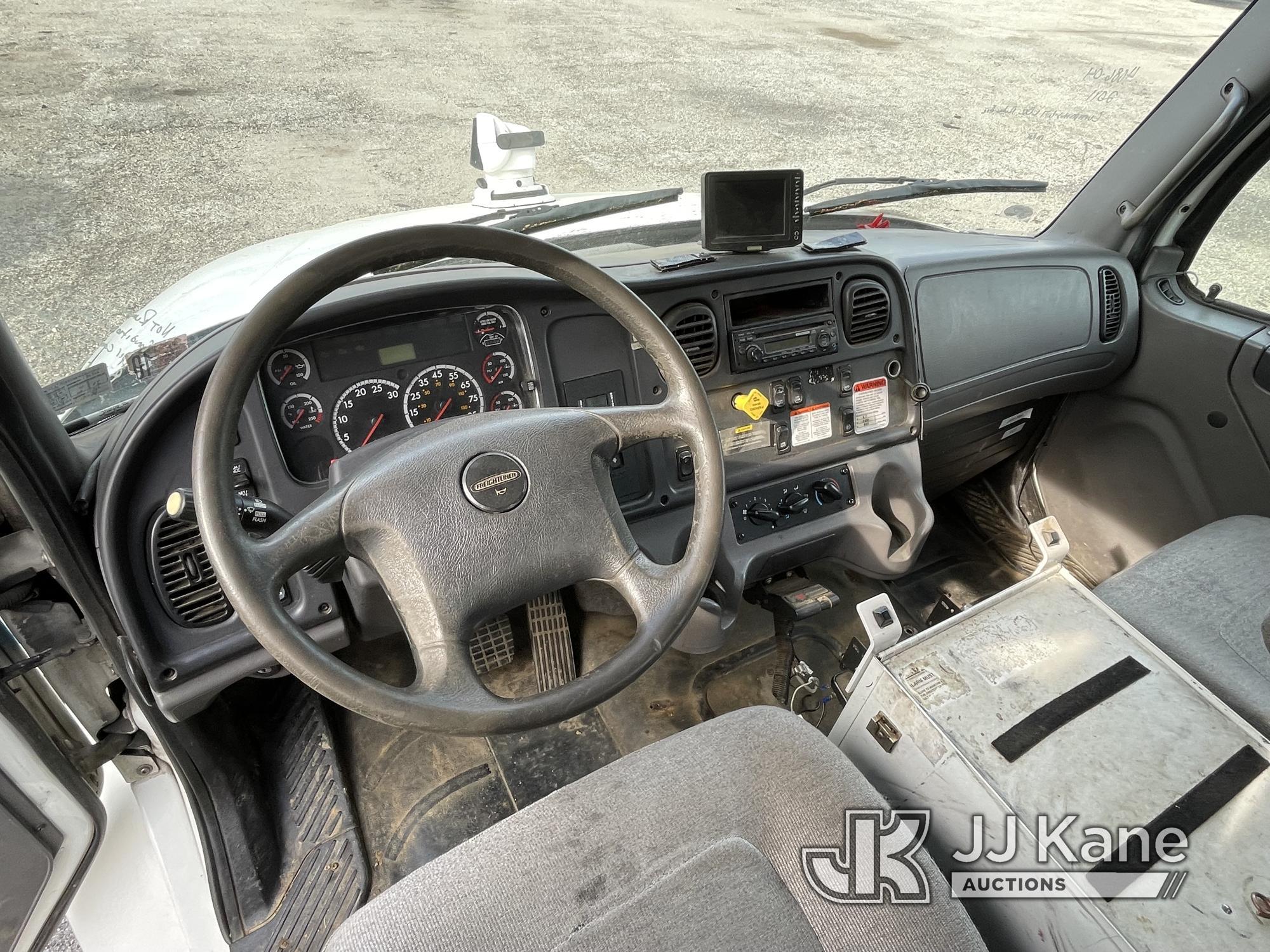 (Plymouth Meeting, PA) Altec LRV-55, Over-Center Bucket Truck center mounted on 2011 Freightliner M2