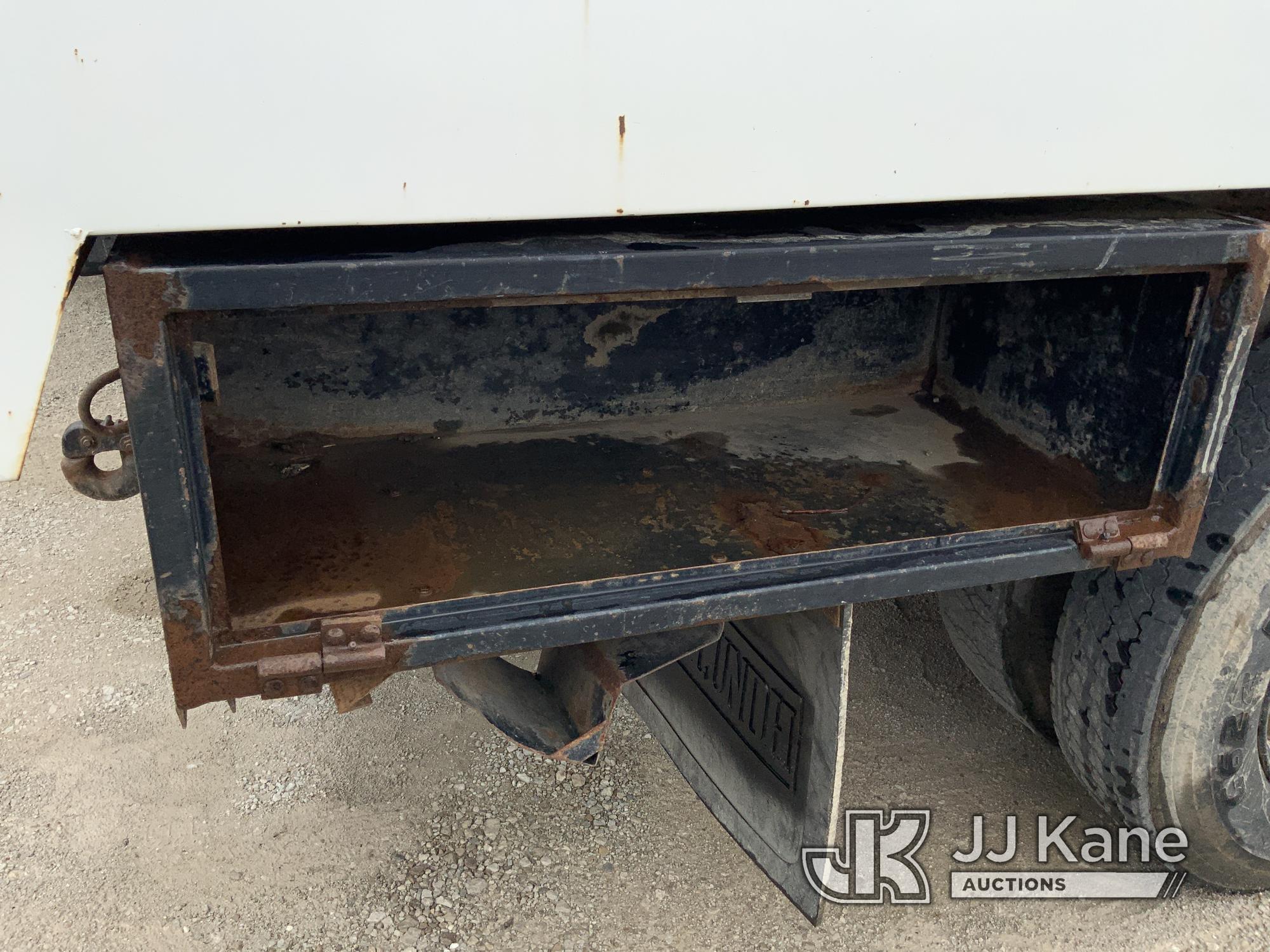 (Fort Wayne, IN) 2009 GMC C6500 Chipper Dump Truck Runs & Moves) (Dump Inoperable, Major Brake Issue