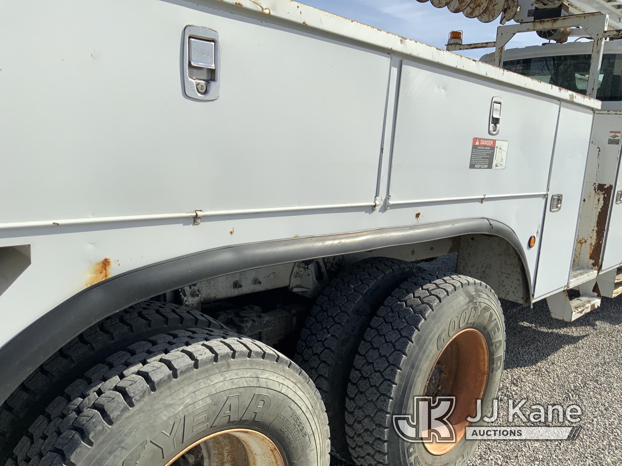 (Fort Wayne, IN) Altec D4065A-TR, Digger Derrick rear mounted on 2012 International 7400 T/A Utility