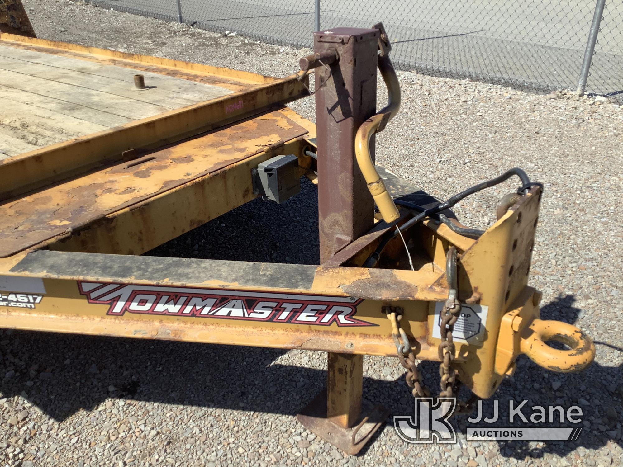 (Smock, PA) 2019 Monroe Towmaster T-12D T/A Tagalong Equipment Trailer Worn Deck, Rust Damage