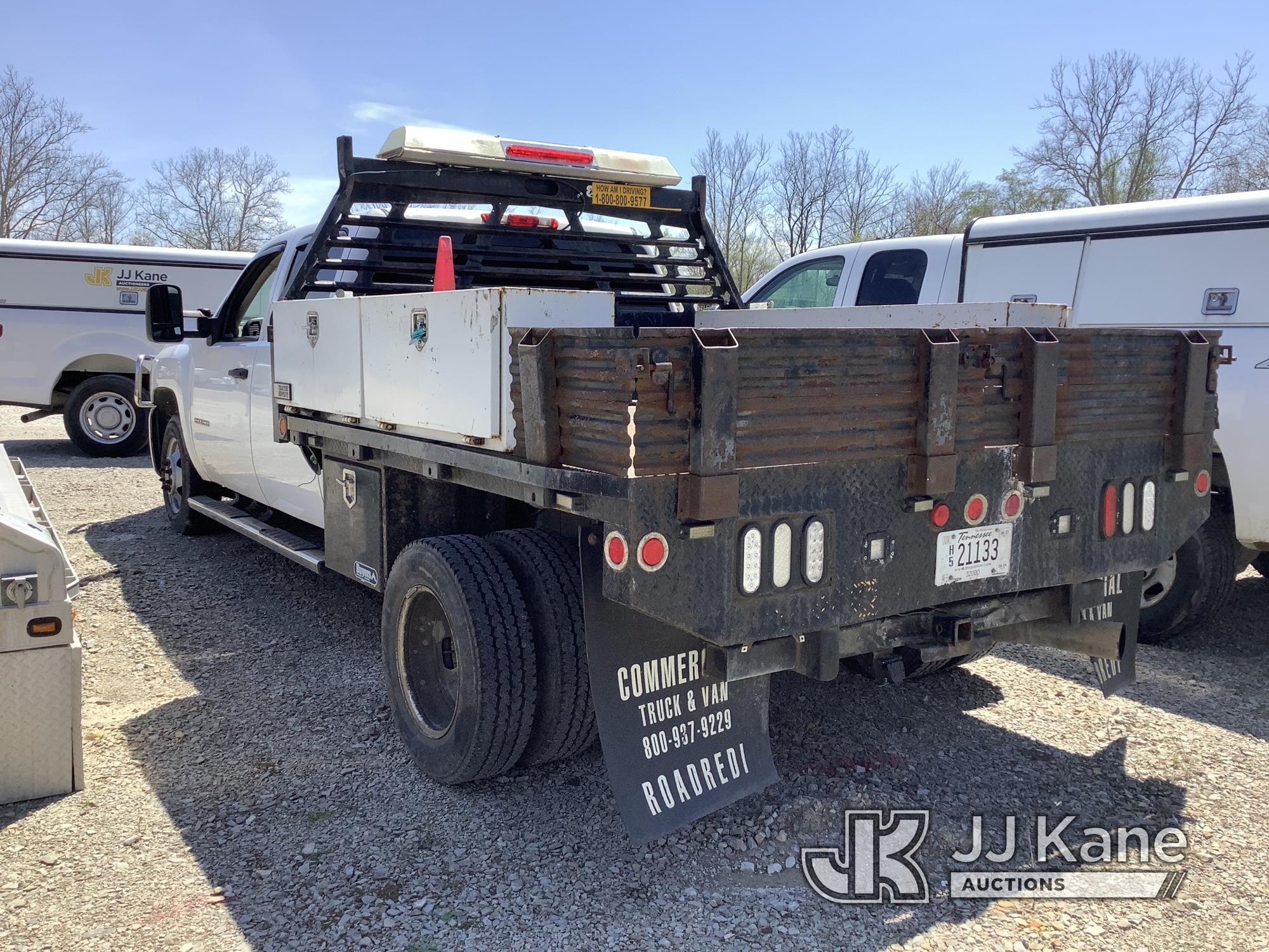 (Smock, PA) 2010 Chevrolet Silverado 3500HD 4x4 Crew-Cab Flatbed/Service Truck Not Running, Conditio