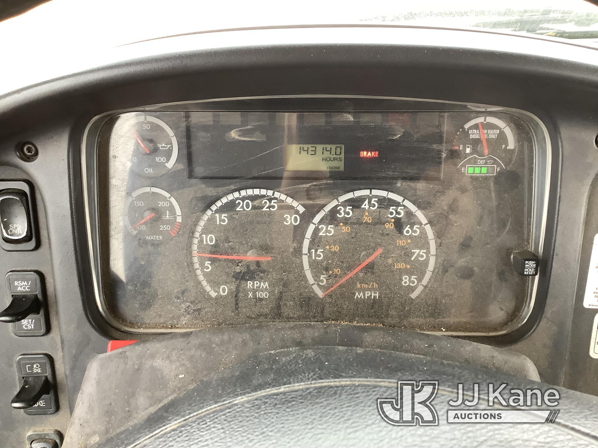 (Smock, PA) Altec LRV60/70, Over-Center Elevator Bucket mounted behind cab on 2012 Freightliner M2 1