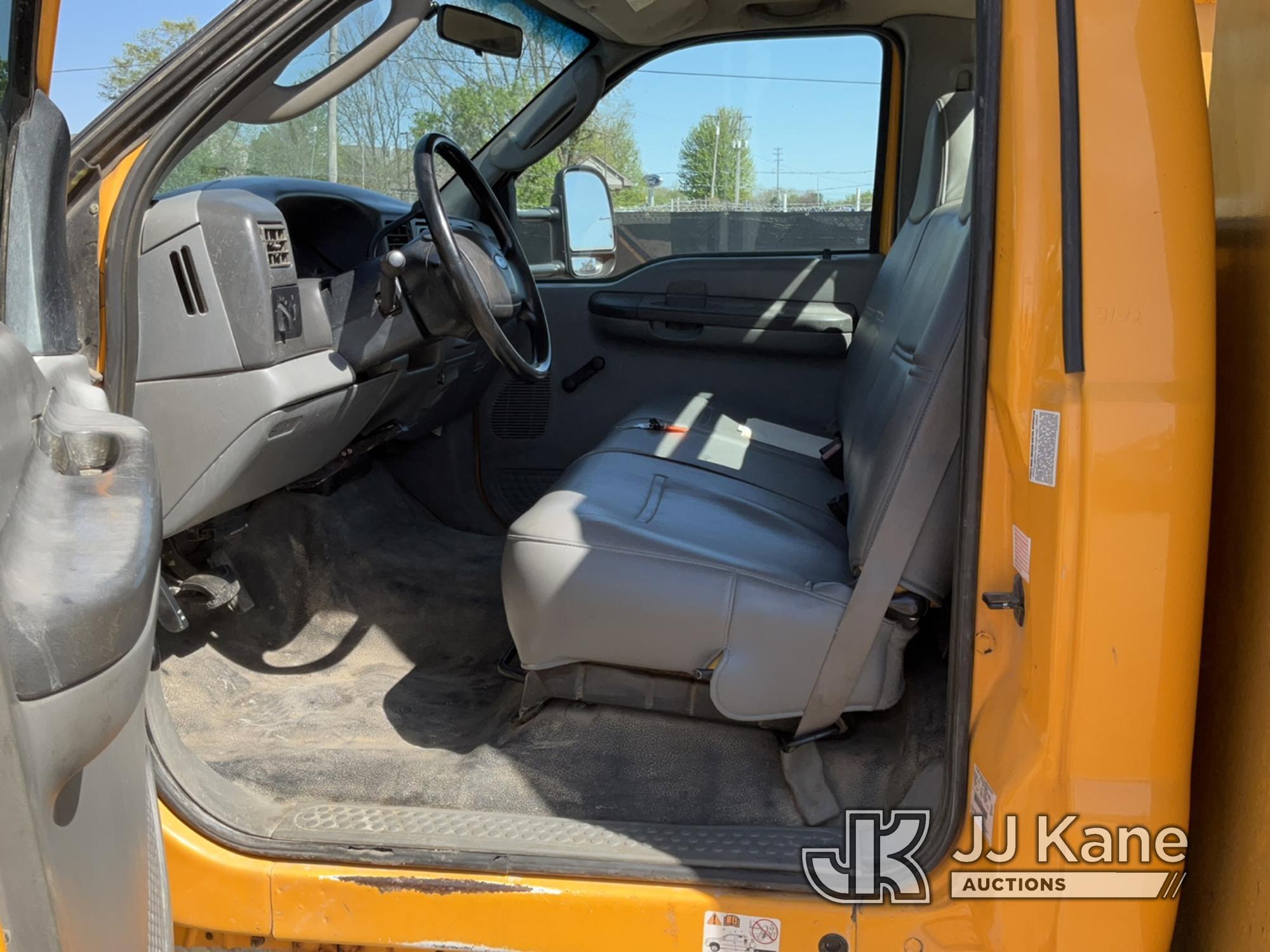 (Charlotte, MI) 2004 Ford F550 Flatbed/Service Truck Runs, Moves, Rust, Seller States: Newer Transmi