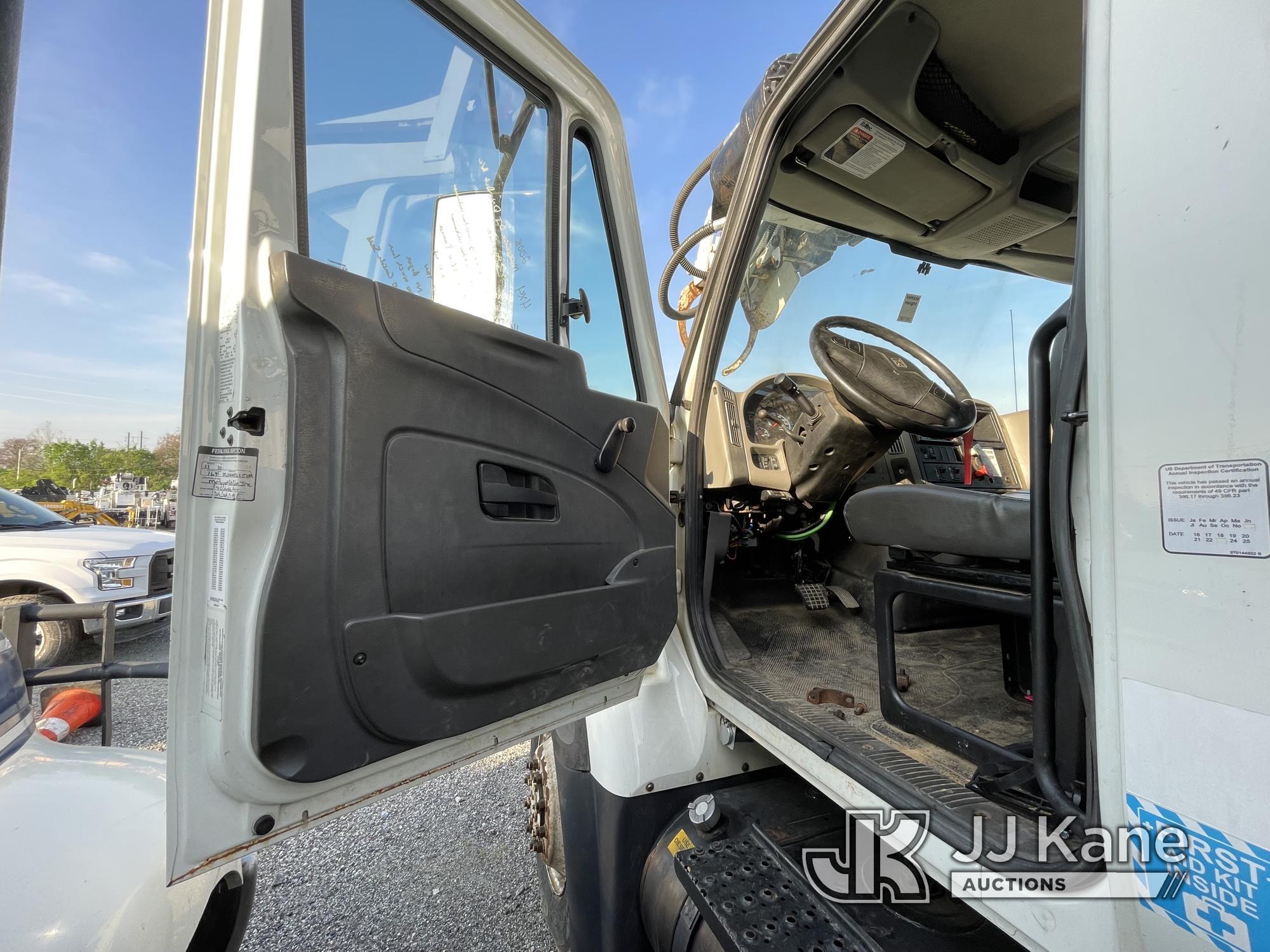 (Plymouth Meeting, PA) Altec DM47-TR, Digger Derrick rear mounted on 2008 International 7300 4x4 Uti