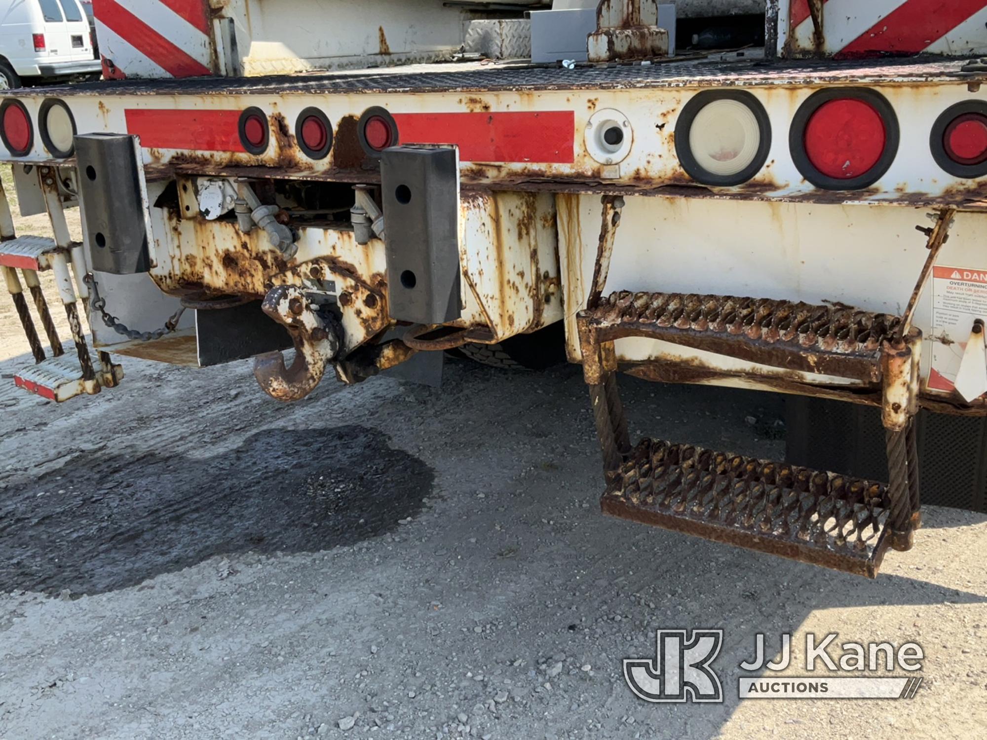 (Bellport, NY) Terex/HiRanger SC42, Over-Center Bucket Truck center mounted on 2006 Ford F750 Utilit