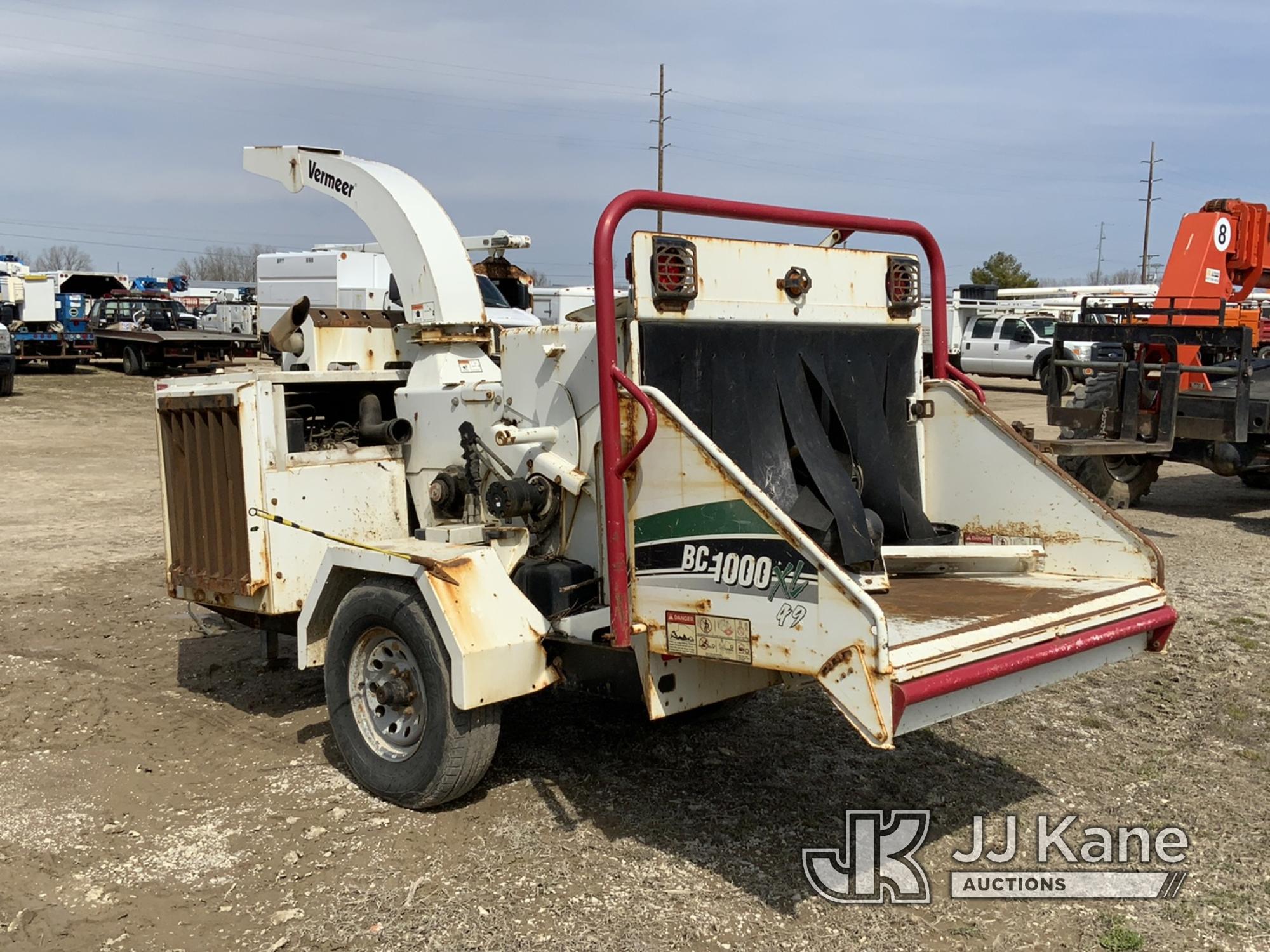 (Charlotte, MI) 2015 Vermeer BC1000XL Chipper (12in Drum) No Title, Cranks, Not Running, No Key, Sel