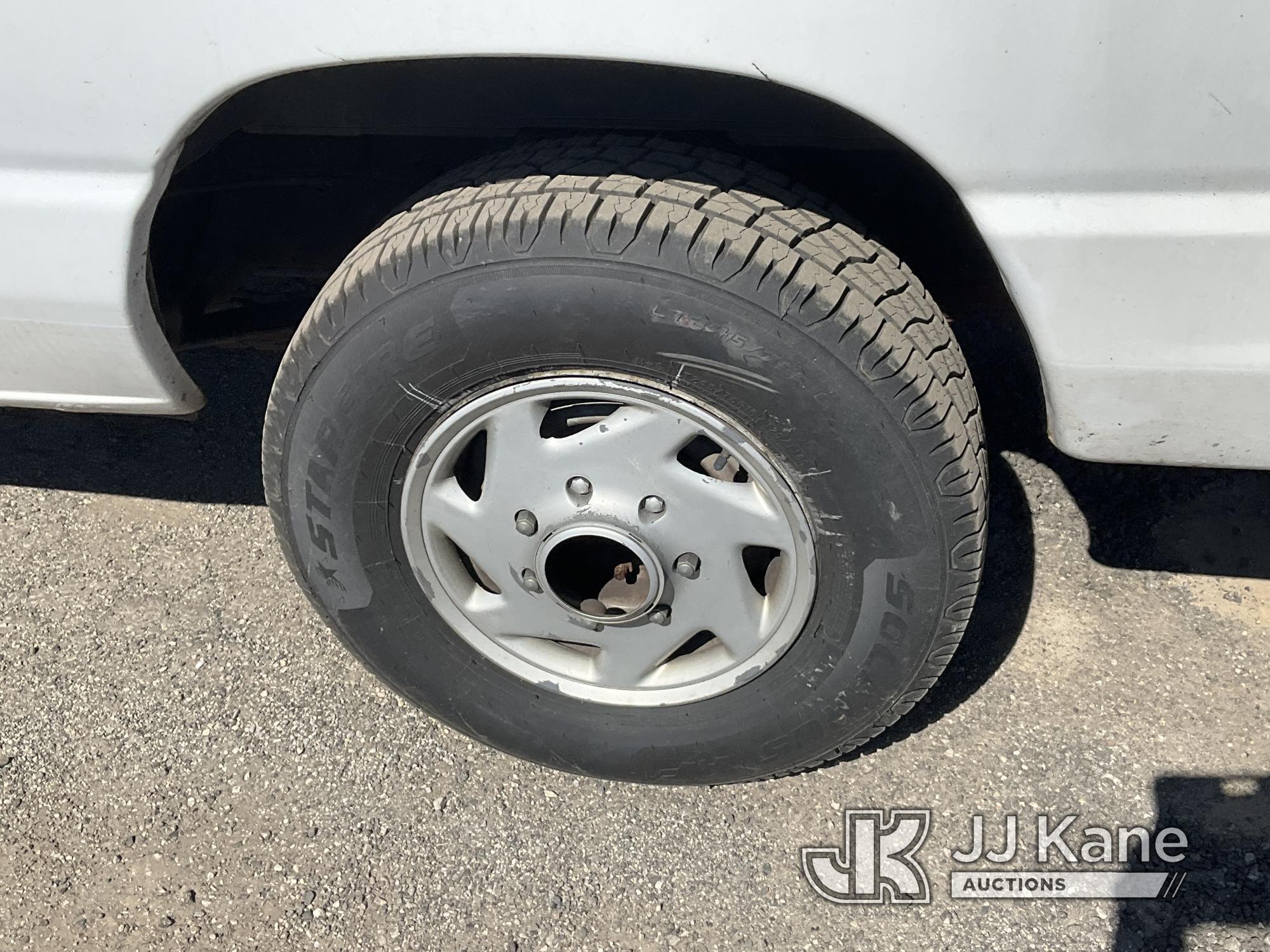 (Plymouth Meeting, PA) Altec AT200-AV, Telescopic Non-Insulated Bucket Van mounted on 2012 Ford E350