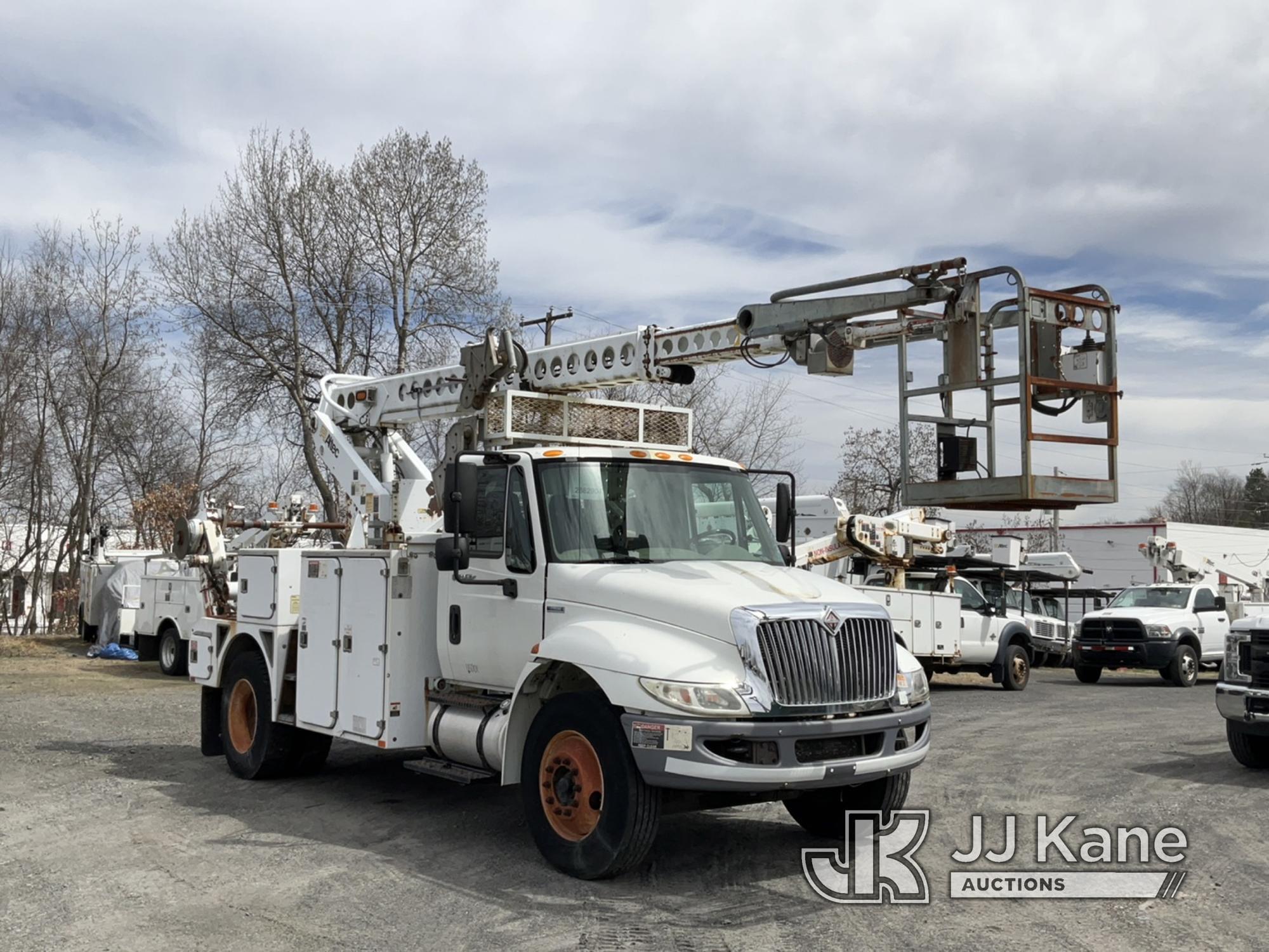 (Plains, PA) Altec A-T40C, Telescopic Non-Insulated Cable Placing Bucket Truck center mounted on 200