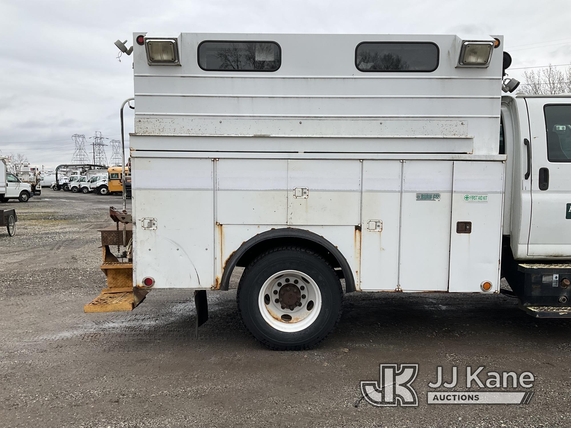 (Plymouth Meeting, PA) 2003 GMC C7500 Crew-Cab Enclosed Utility Truck Runs & Moves, Body & Rust Dama