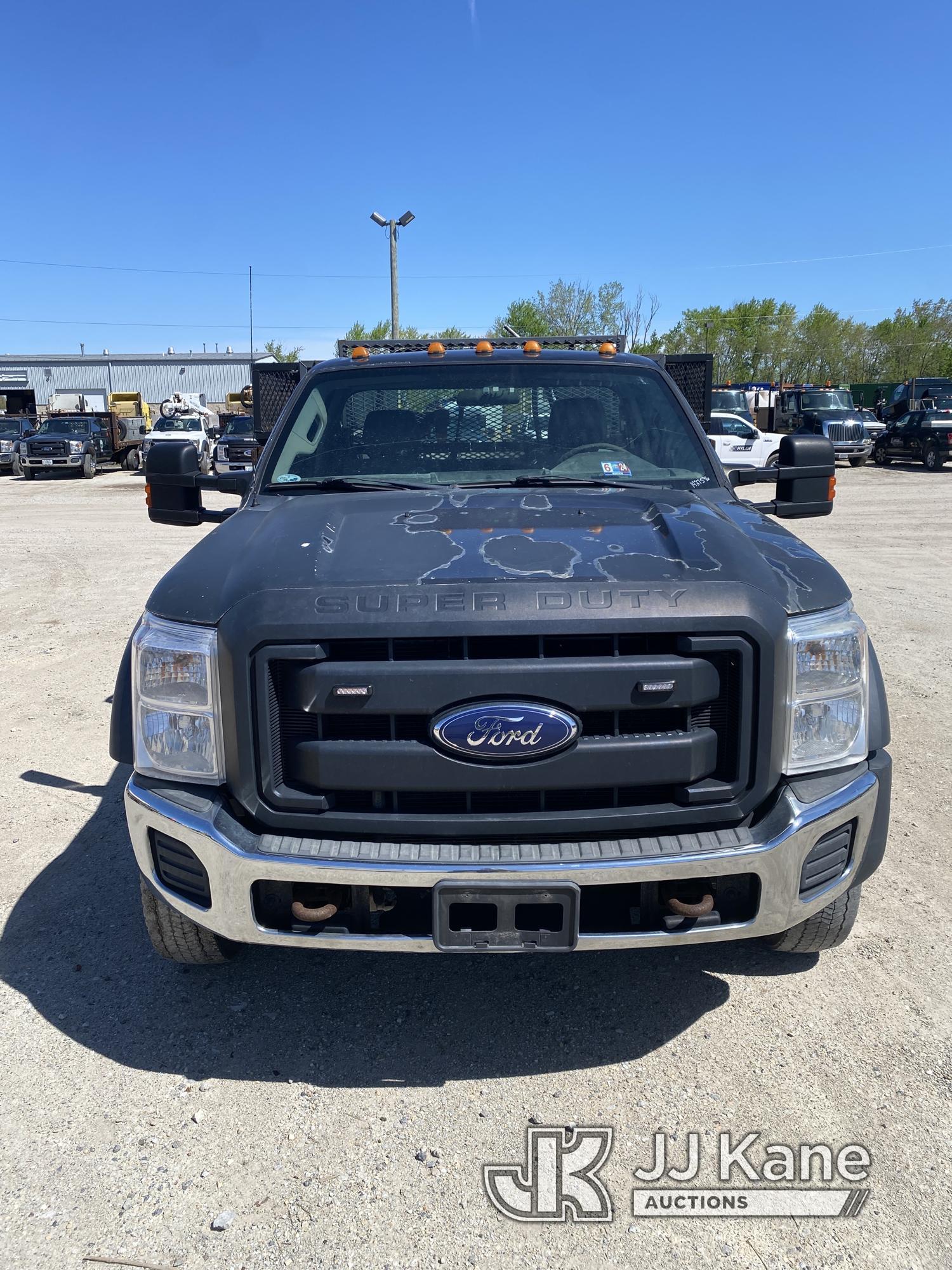 (University Park, IL) 2014 Ford F550 Service Truck Runs & Moves) (Paint Peeling on Hood, Check Engin