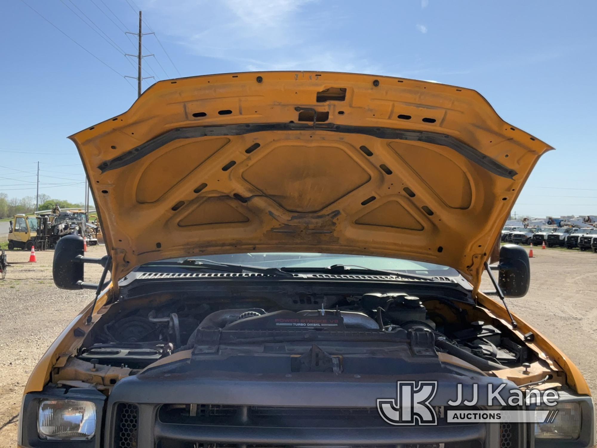 (Charlotte, MI) 2004 Ford F550 Flatbed/Service Truck Runs, Moves, Rust, Seller States: Newer Transmi