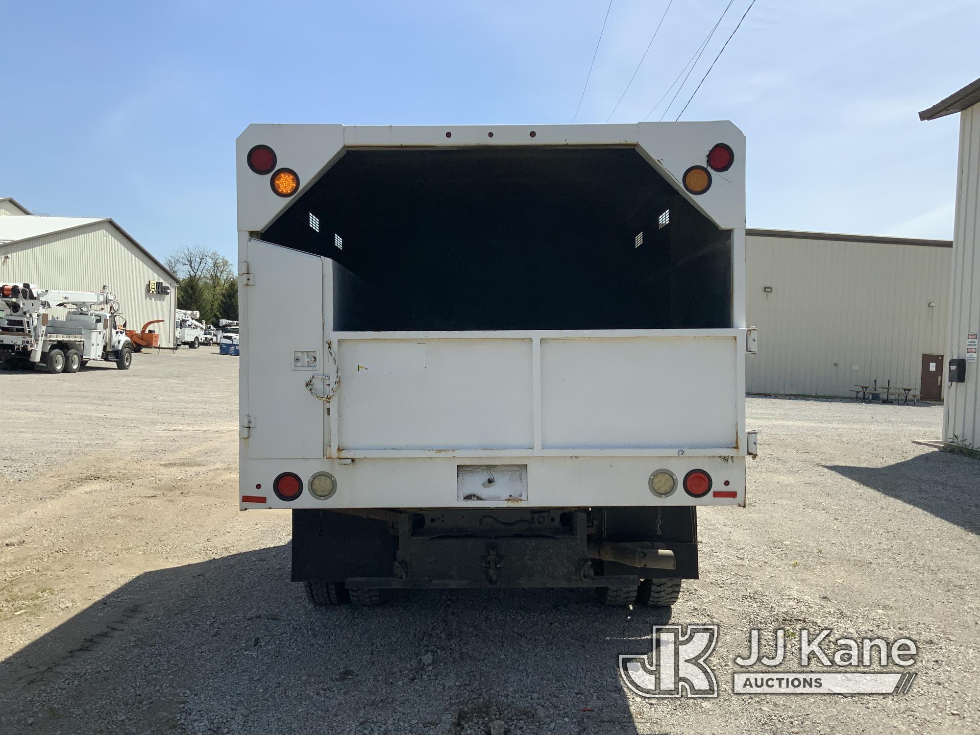 (Fort Wayne, IN) 2013 Ford F550 4x4 Crew-Cab Chipper Dump Truck Runs & Moves) (Dump Inoperable, Chec