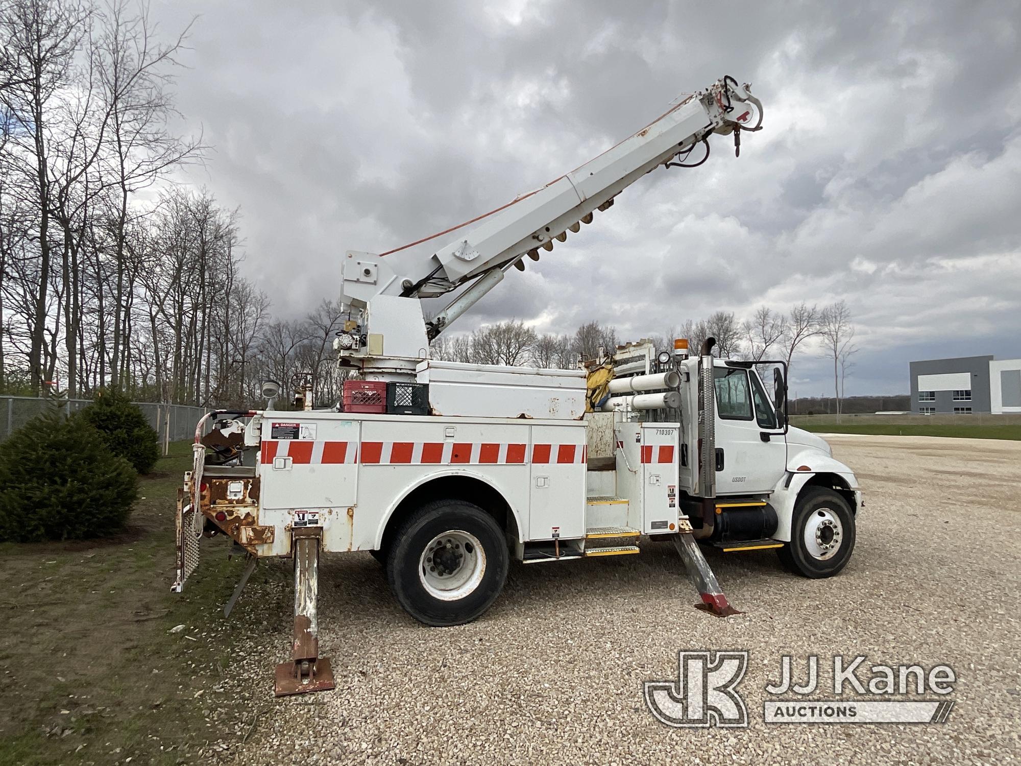 (London, OH) Altec DM45T, Digger Derrick rear mounted on 2004 International 4400 Utility Truck, Inve