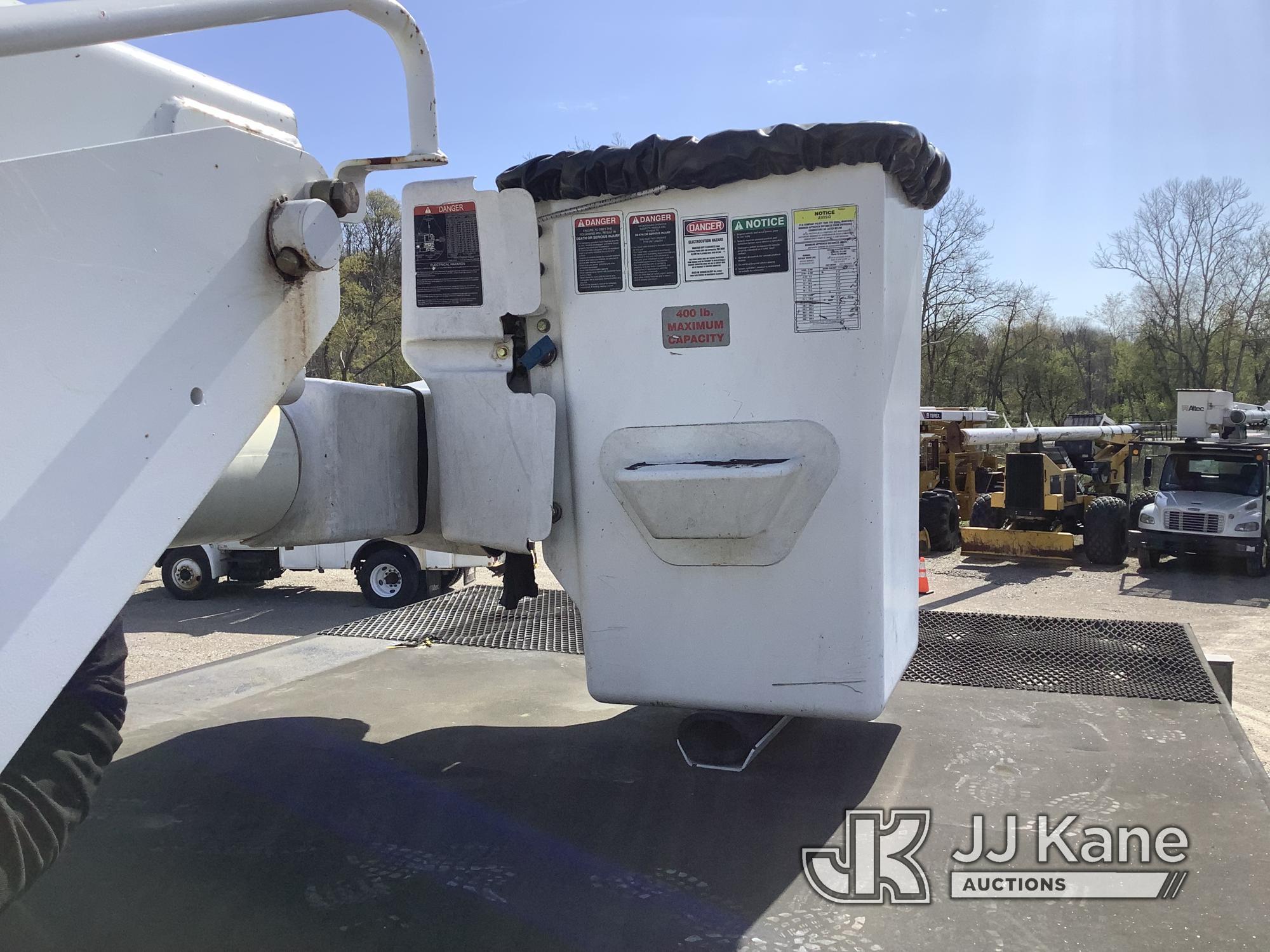 (Smock, PA) Altec LR760-E70, Over-Center Elevator Bucket mounted behind cab on 2015 International 43