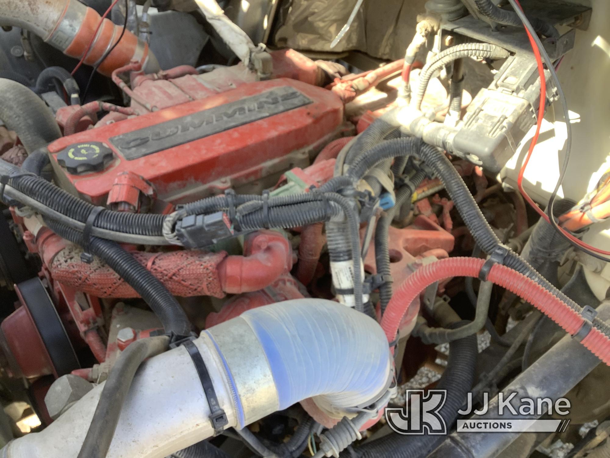 (Smock, PA) Altec LR760-E70, Over-Center Elevator Bucket mounted behind cab on 2015 International 43