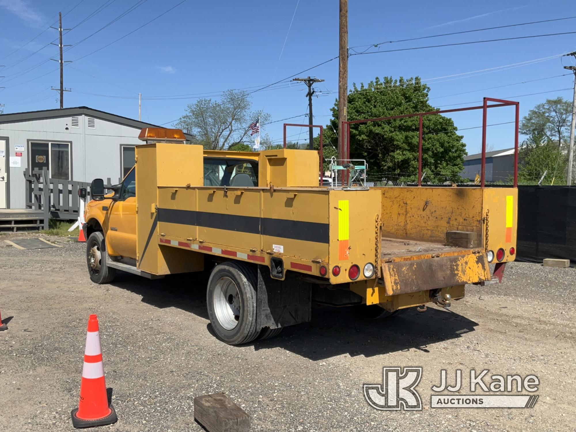 (Charlotte, MI) 2004 Ford F550 Flatbed/Service Truck Runs, Moves, Rust, Seller States: Newer Transmi