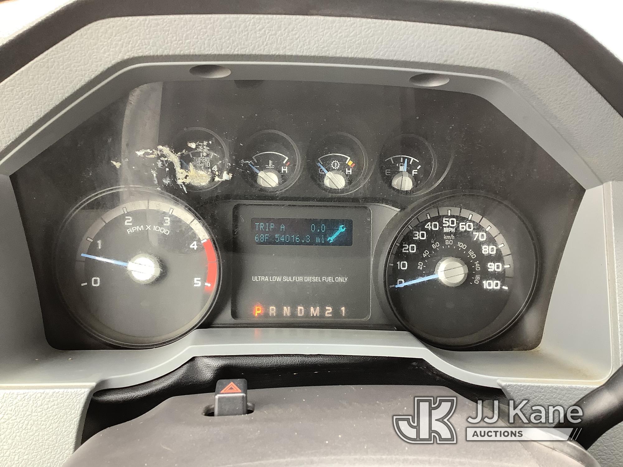 (Smock, PA) 2015 Ford F550 Air Compressor/Enclosed Utility Truck Runs Rough & Moves, Engine Light On